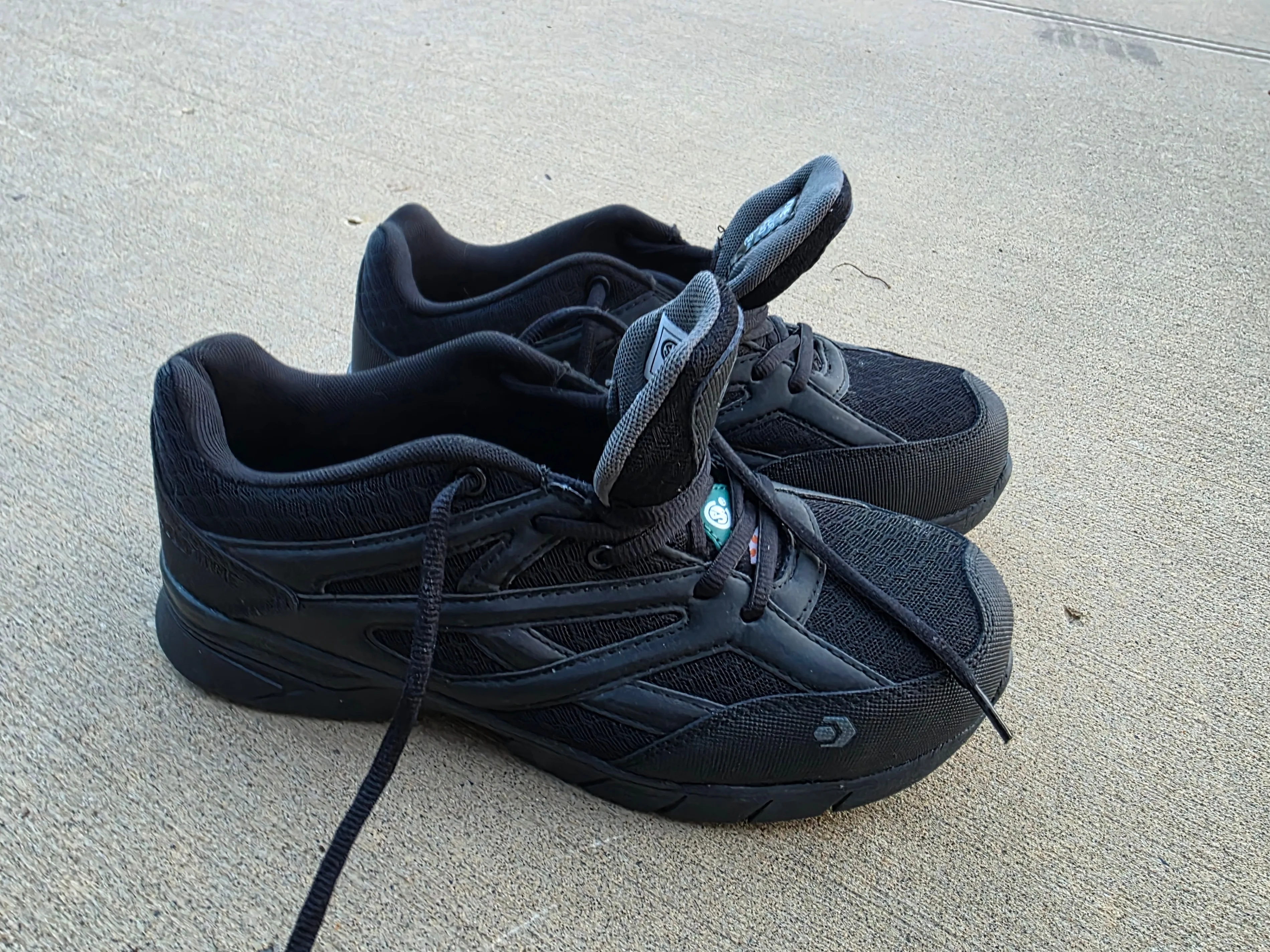 Wolverine Safety Shoes w/ Steel Toe for Men thumbnail