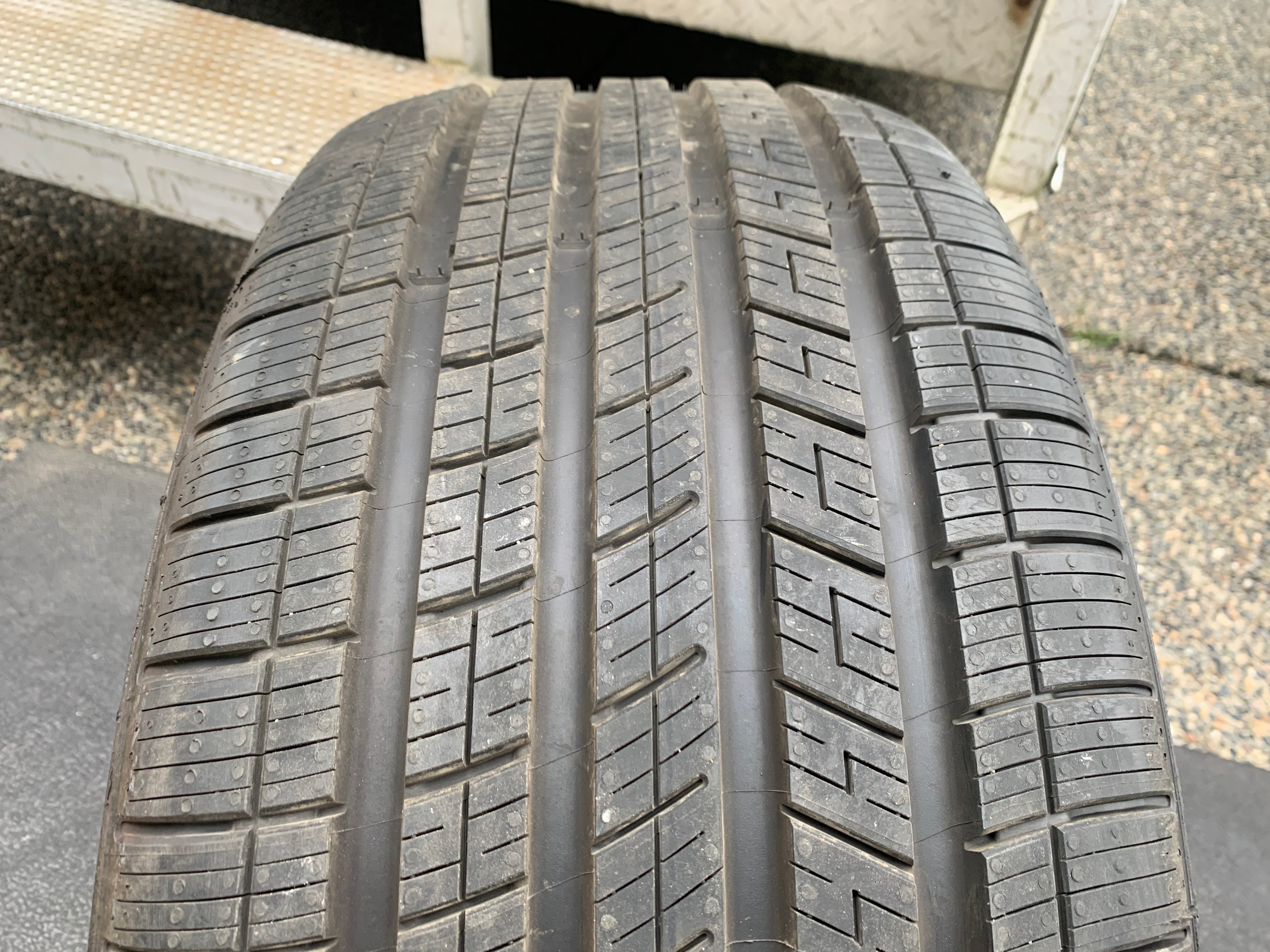 1 X single 255/40/22 M+S Michelin Pilot Sport A/S 4 90% tread - photo 3