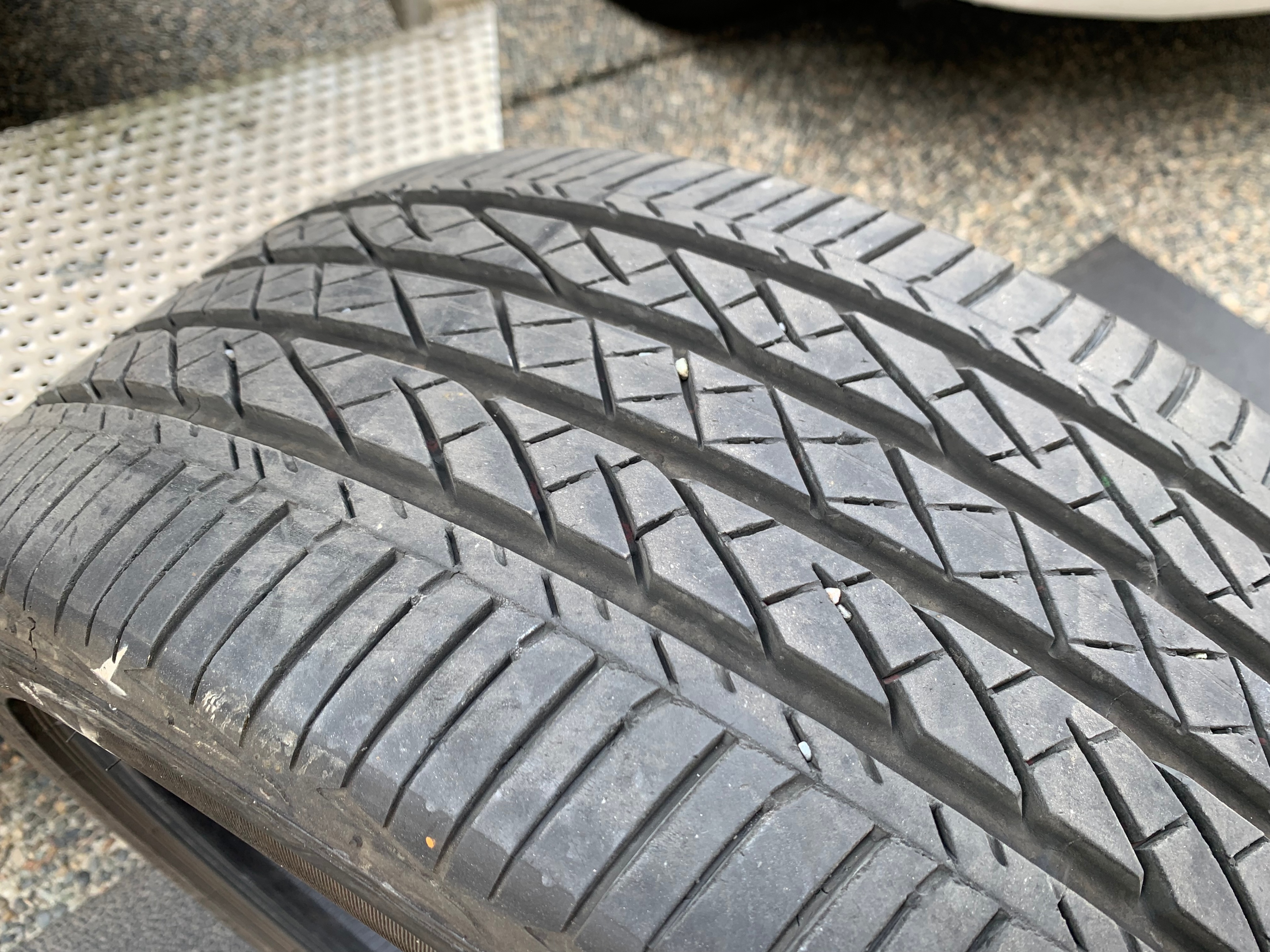 1 X single 215/45/18 Bridgestone Turanza EL440 w 75% tread - photo 4