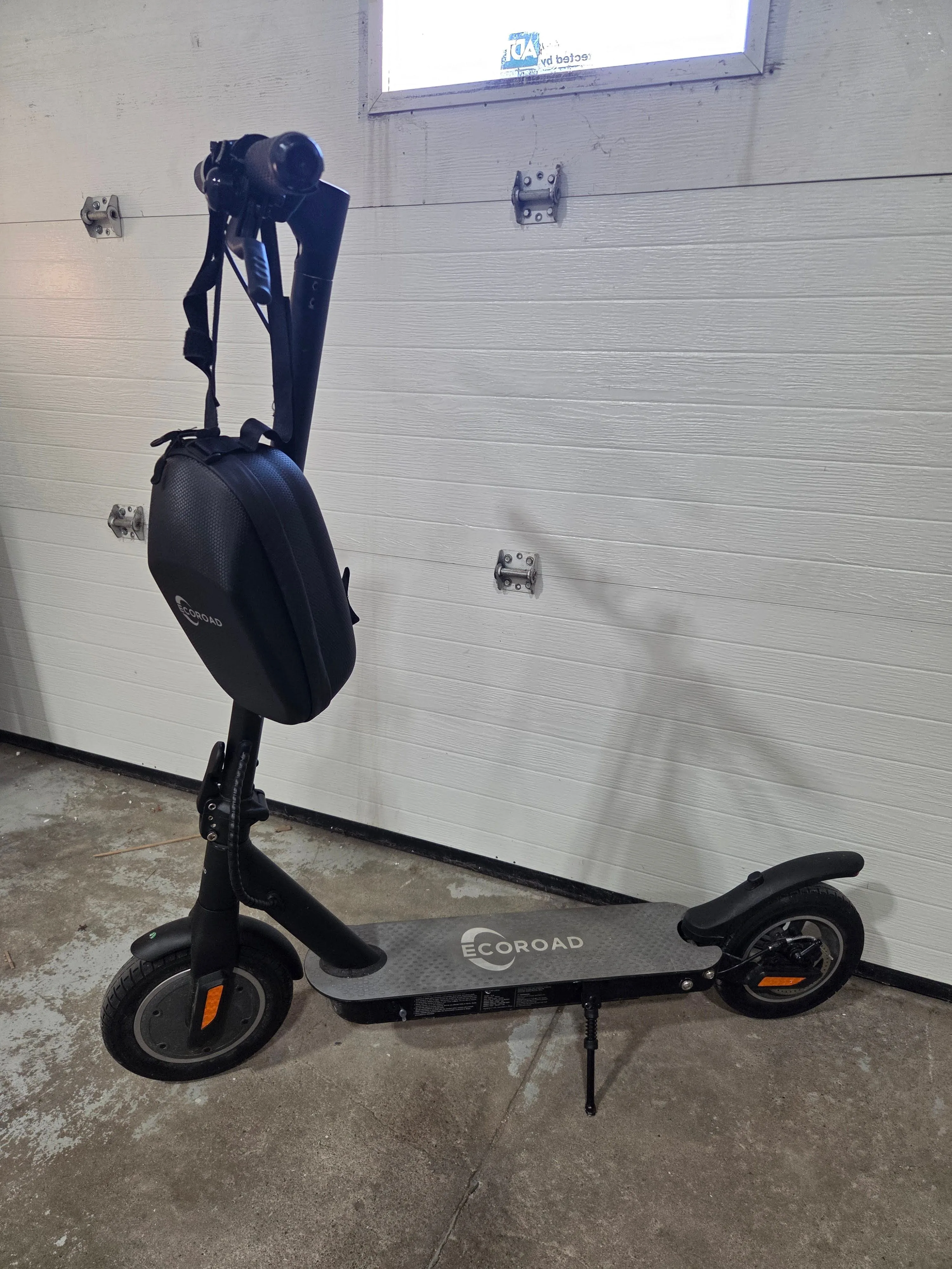 ECOROAD EC8 Electric Scooter - For Parts / Not Working thumbnail