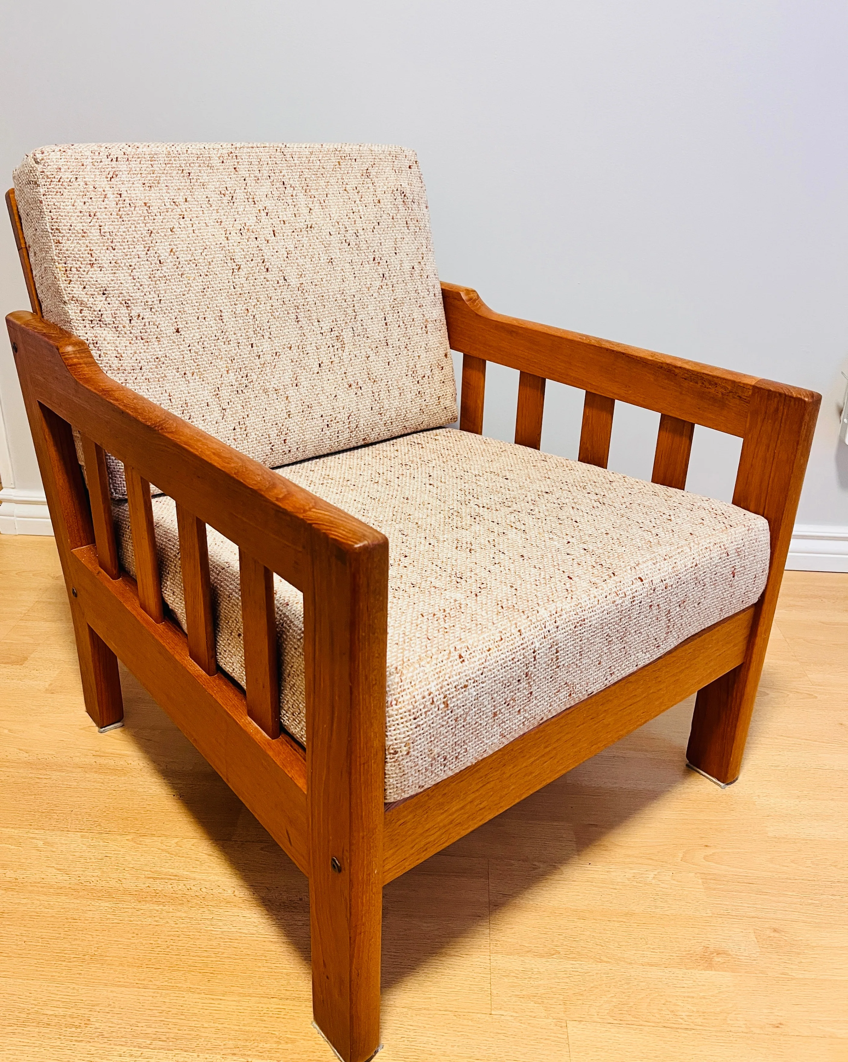 Solid Wood Vintage Sofa Set (3 Pieces) image indicator(2)