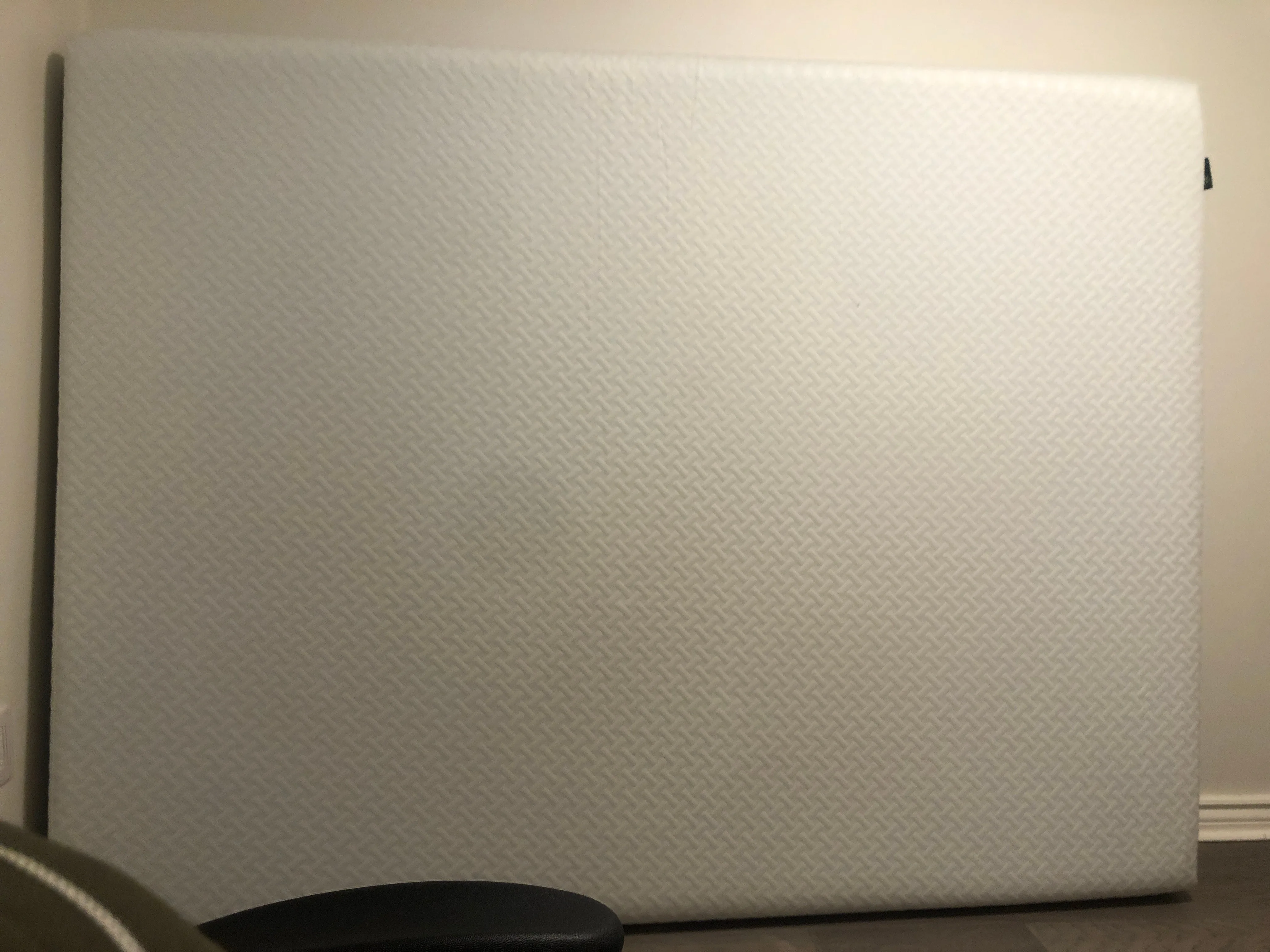MOVING OUT SALE:  Zinus 8" Queen Green Tea Memory Foam Mattress thumbnail