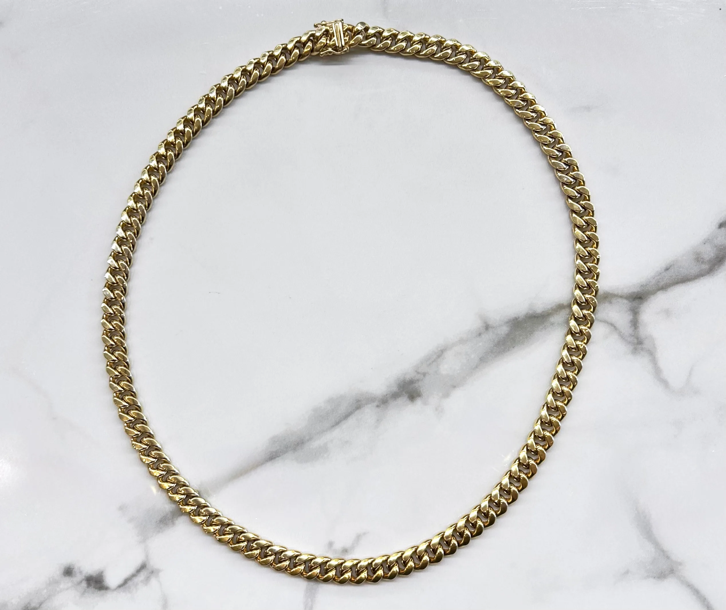 10KT Yellow Gold Curb Link Necklace thumbnail