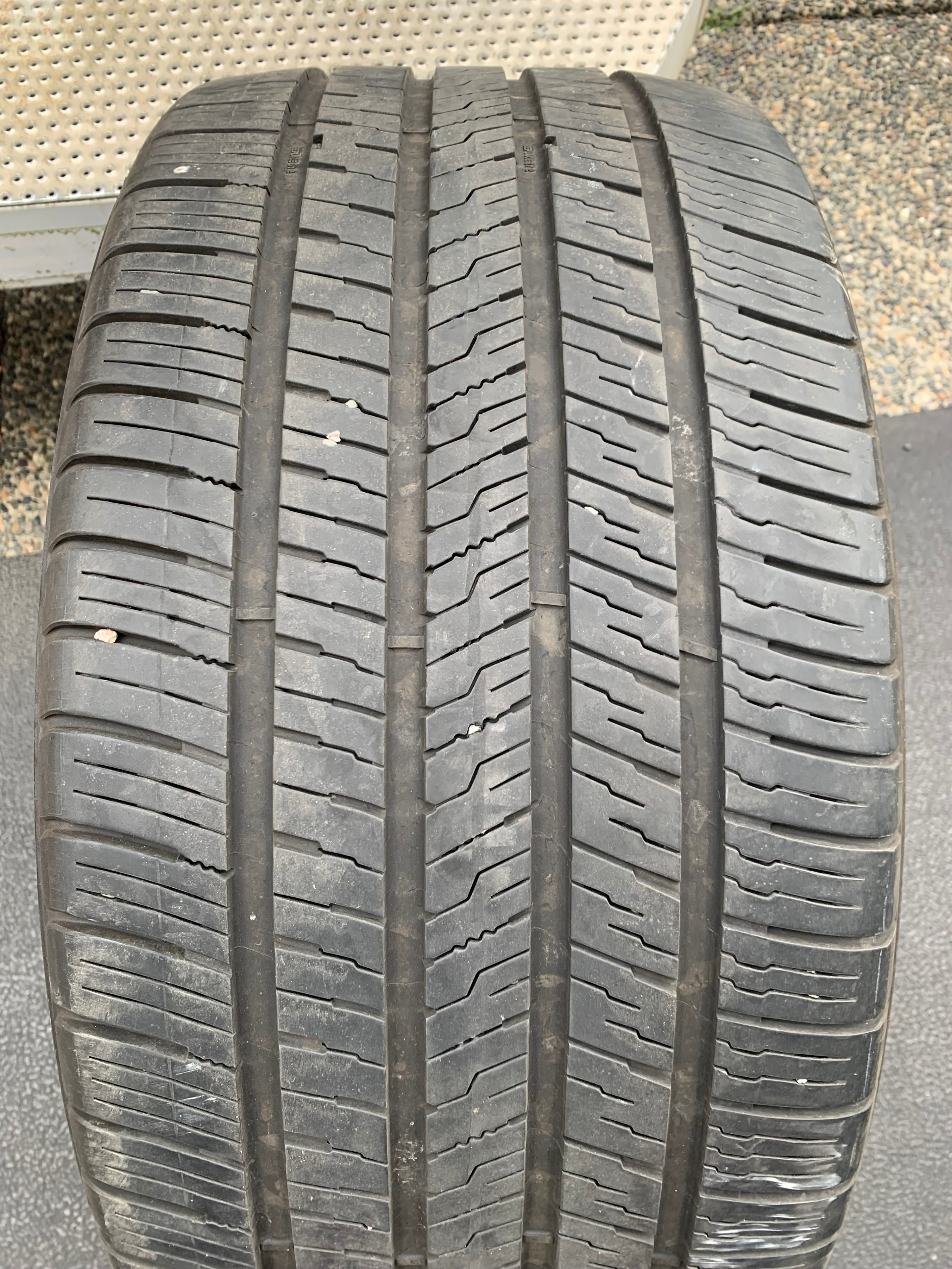 1 X single 275/35/21 Goodyear Electric drive 2 with 65% tread