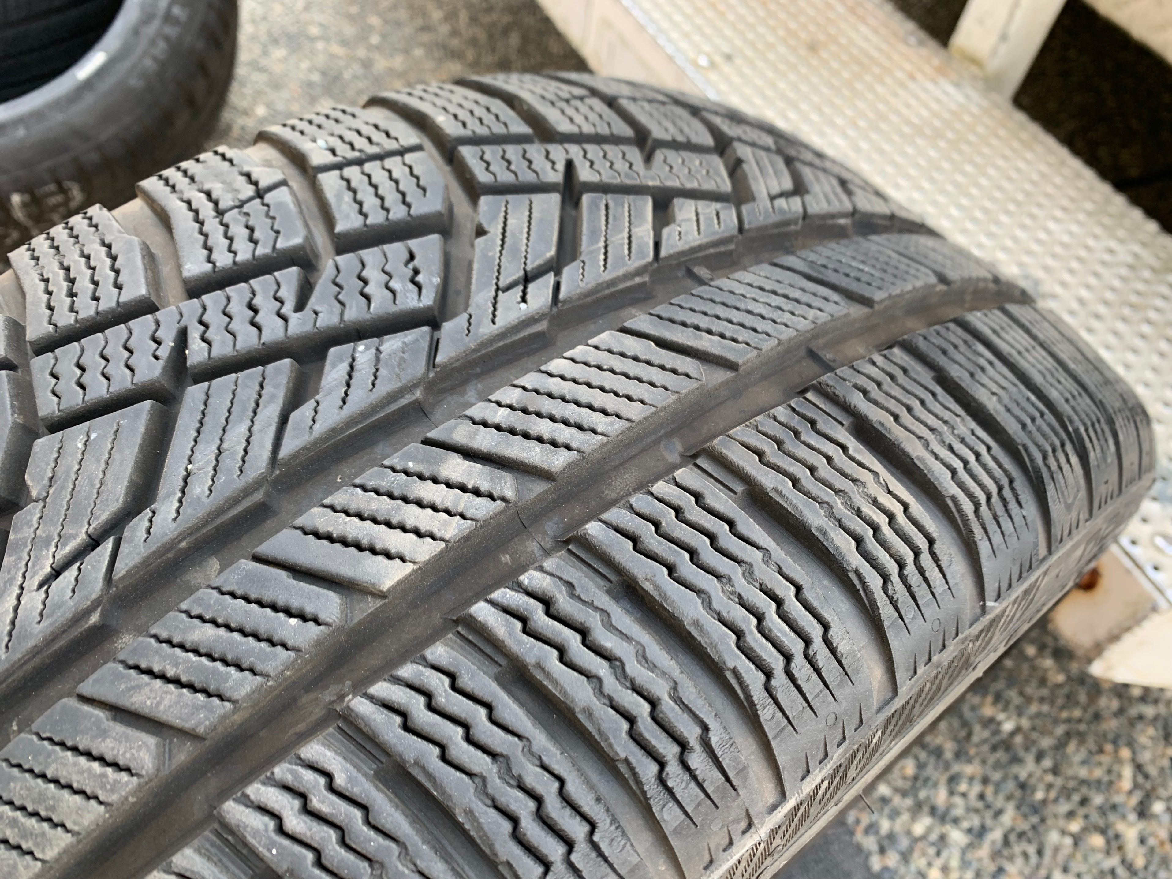 1 X single 225/40/18 92V M+S Nokian Remedy WRG5 with 90% tread - photo 4