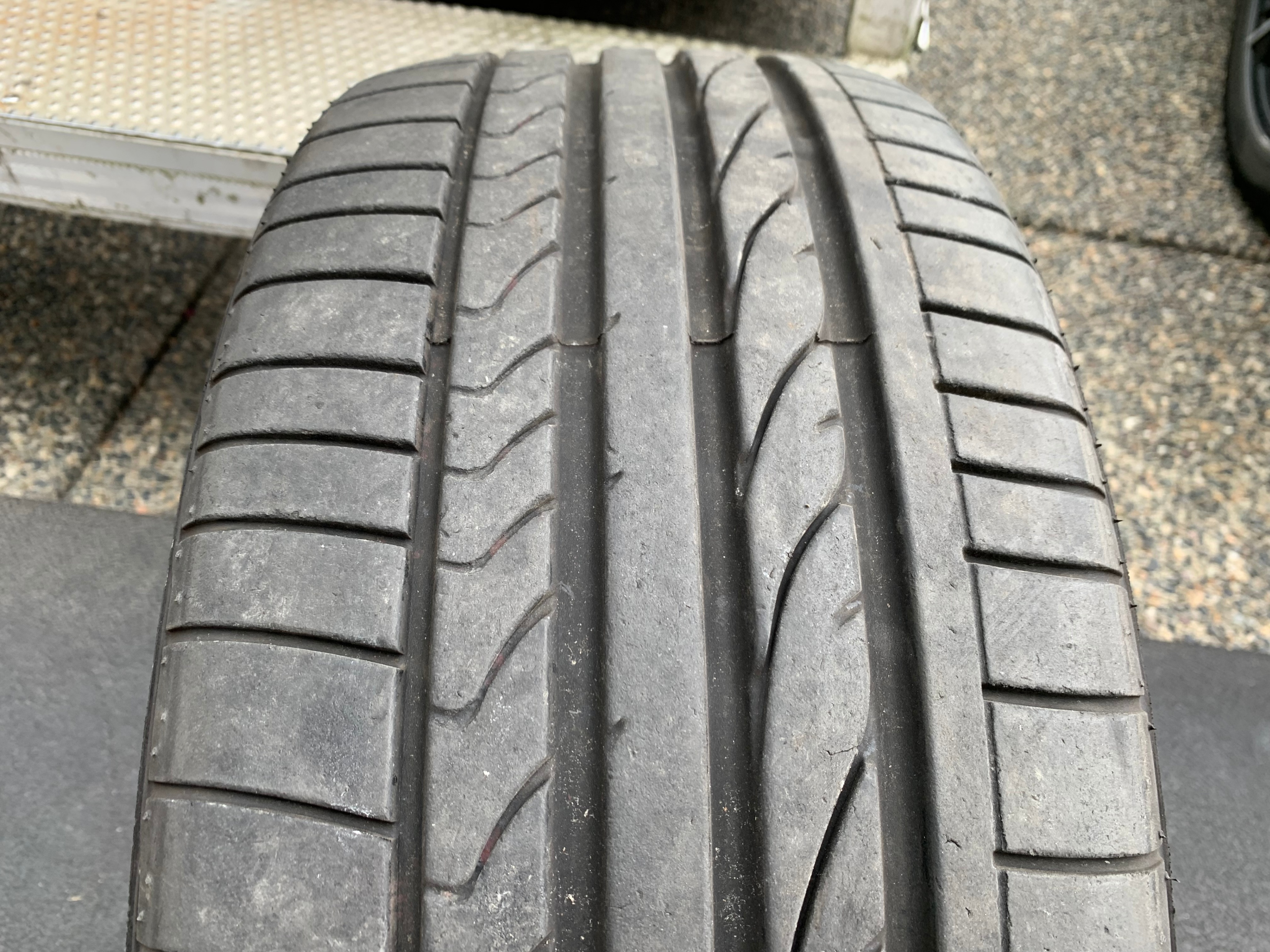 1 X single 235/40/19 Bridgestone Potenza RE050A with 85% tread - photo 3