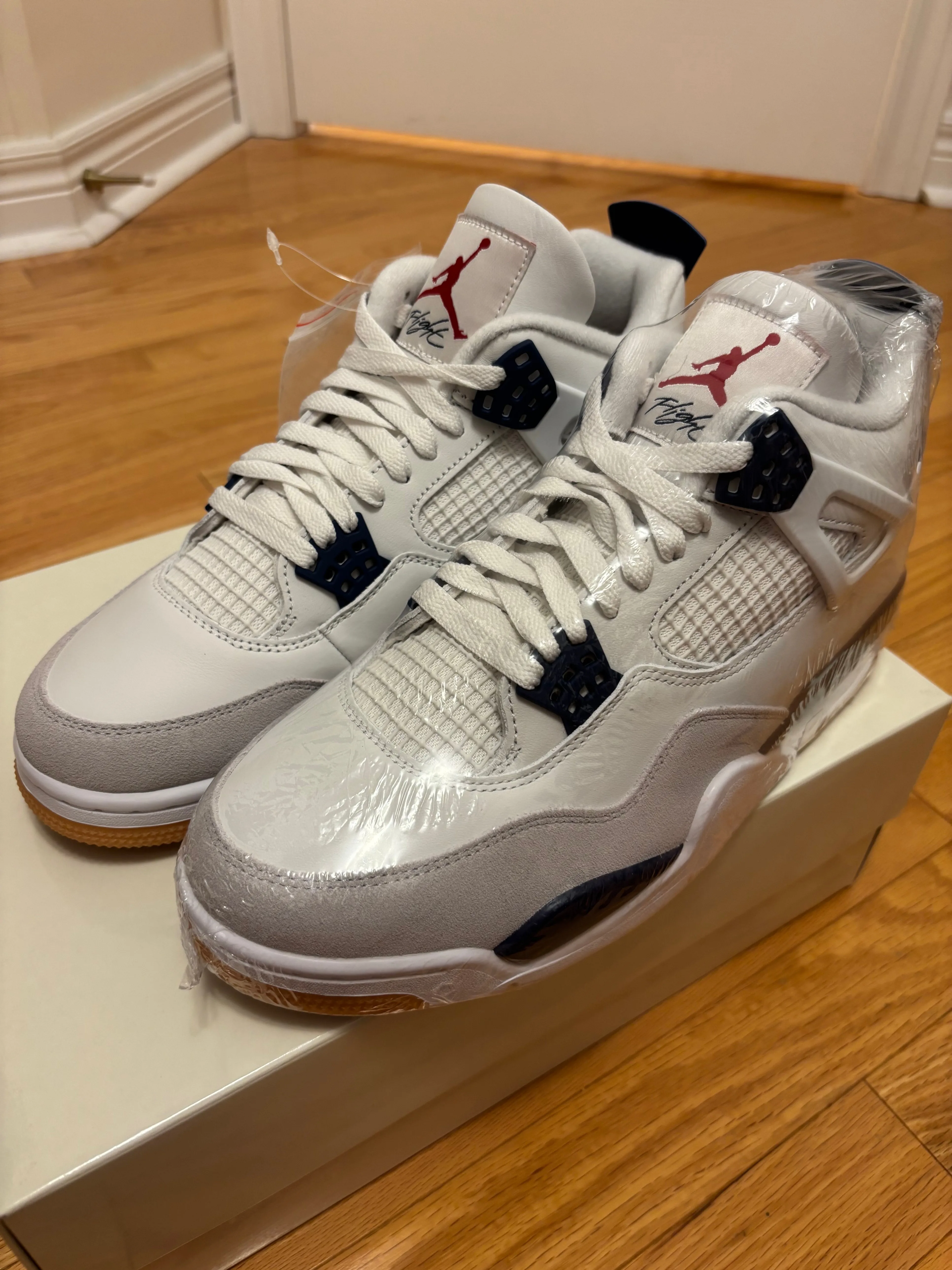 Last pair! Jordan 4 SB NAVY Size 10.5 3000% Authentic image indicator(5)