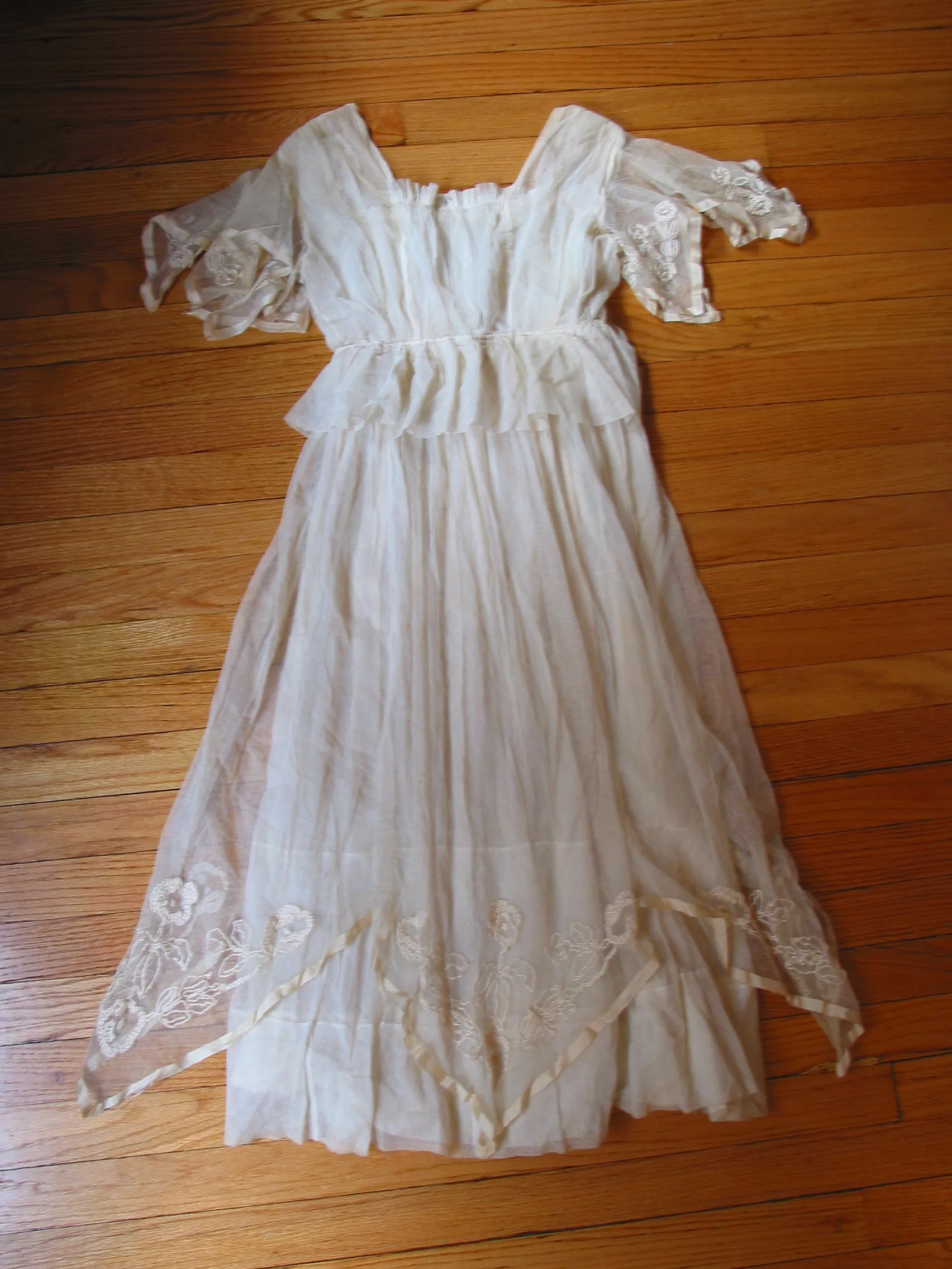 Antique Titanic Era 1912-1914 Cotton Bobbinette Tea Dress thumbnail