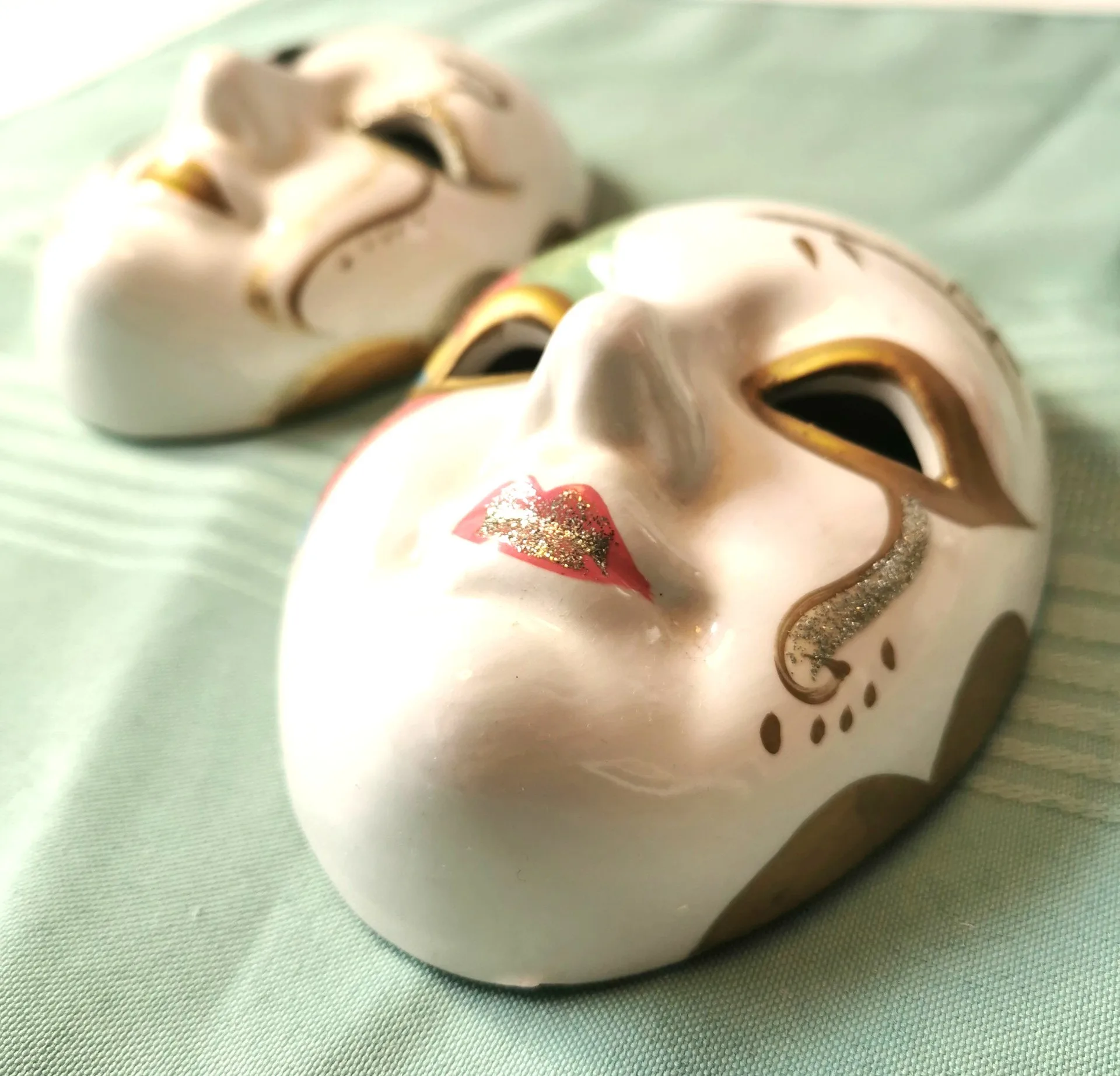 Pair of Vintage Ceramic Masks Hand Painted Made in Taiwan image indicator(2)