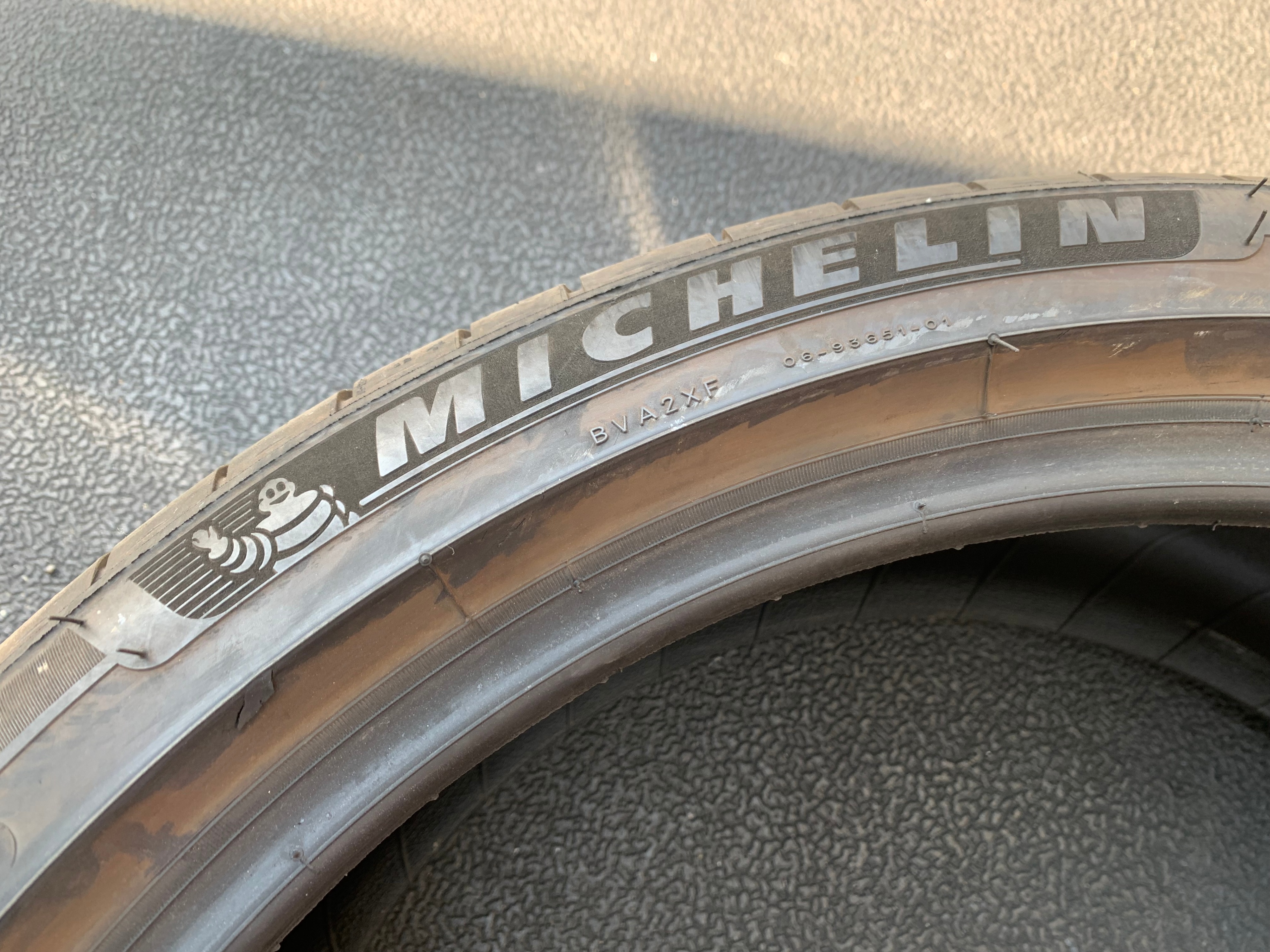1 X single 255/40/21 Michelin Primacy Tour A/S with 90% tread - photo 5