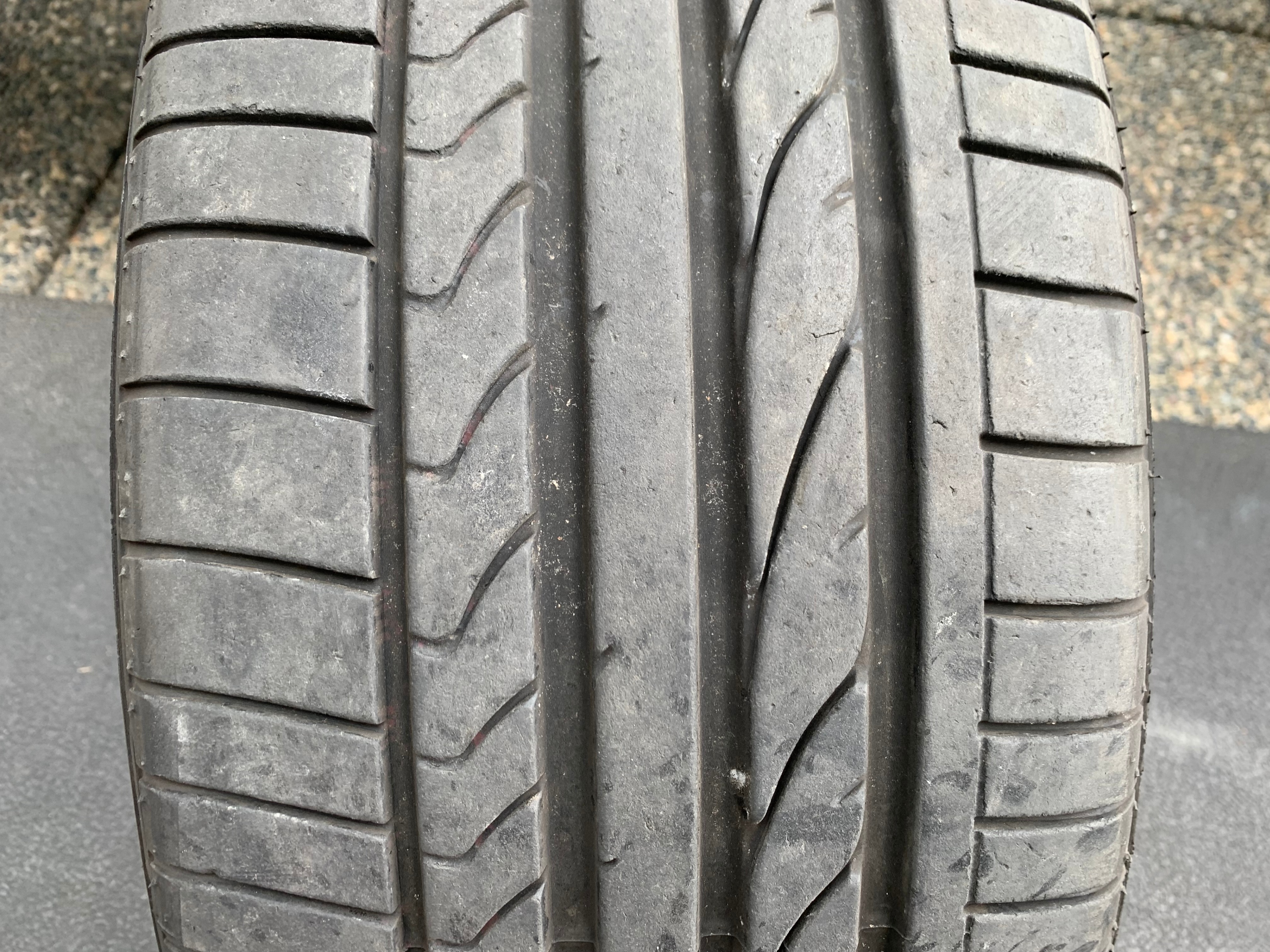 1 X single 235/40/19 Bridgestone Potenza RE050A with 85% tread - photo 2