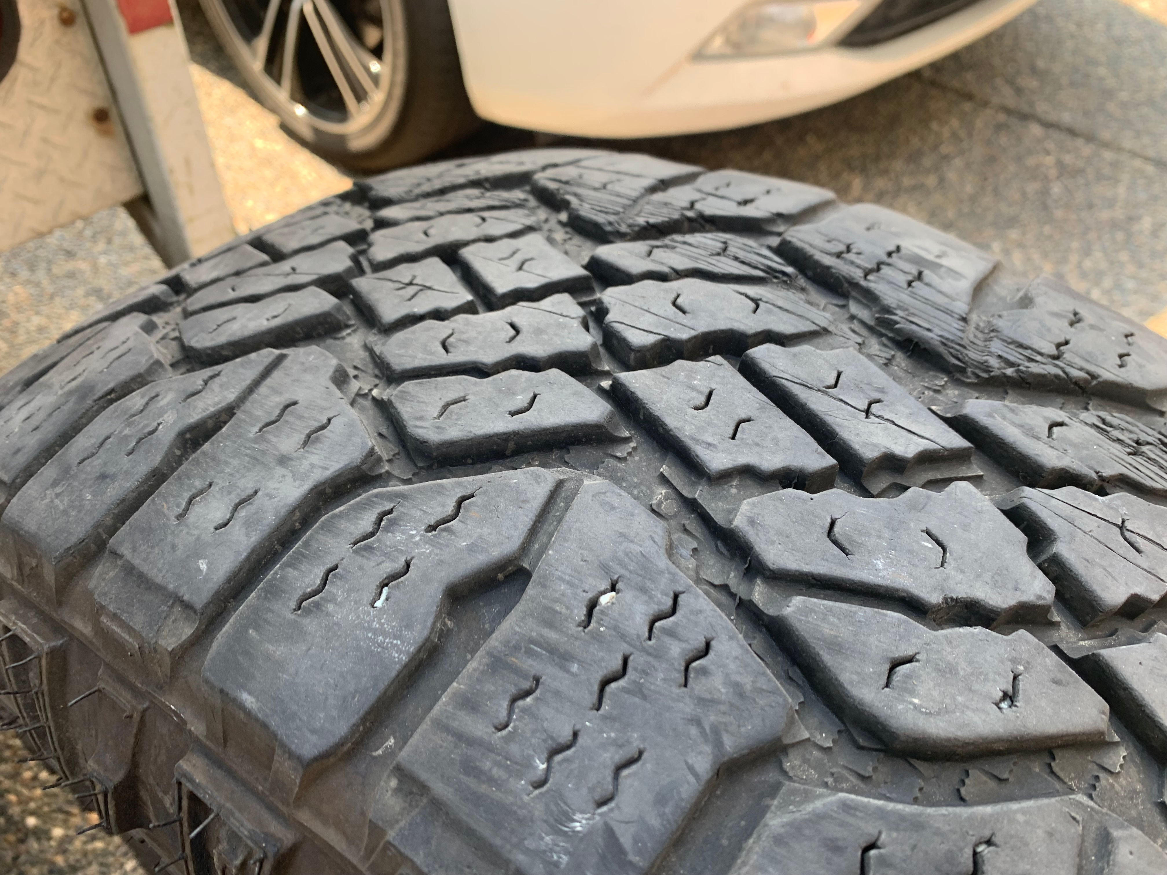 1 X single 275/60/20 Goodyear Wrangler Duratrac with 40% tread - photo 4