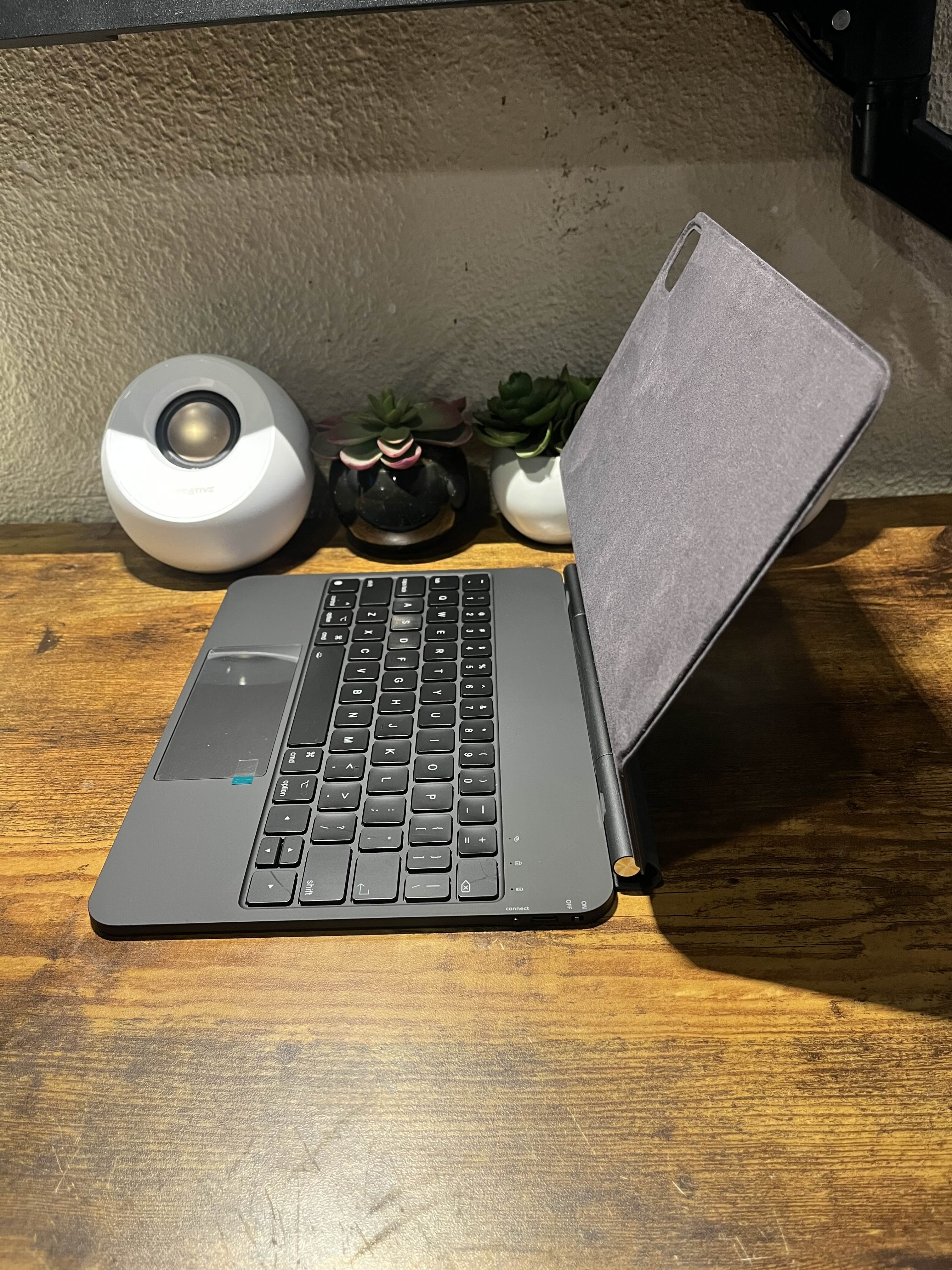 Magic Keyboard for iPad Pro 11/iPad Air 11 Inch(M2,2024/M3,2025)