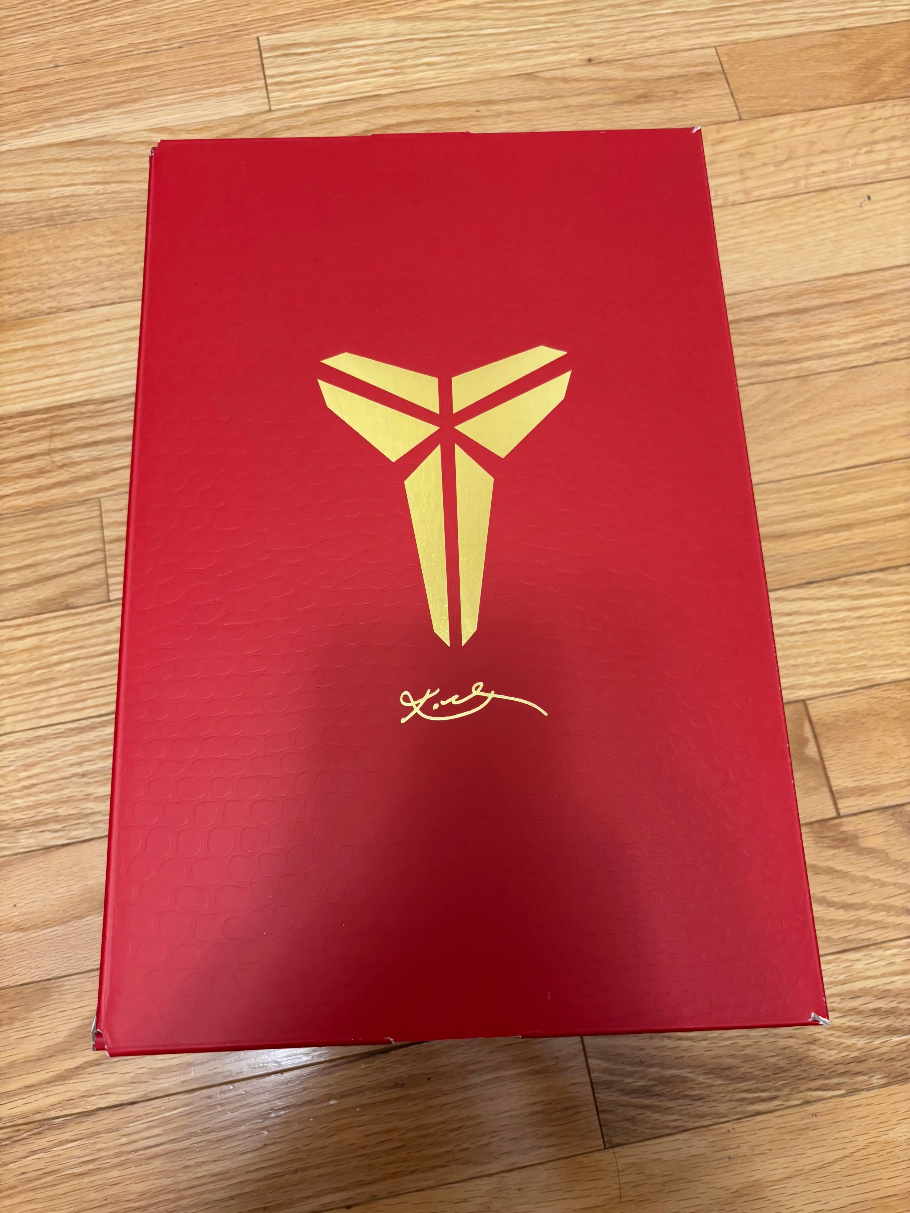 Last pair!Exclusive!Kobe 5 University Red Size 10 3000%Authentic image indicator(7)