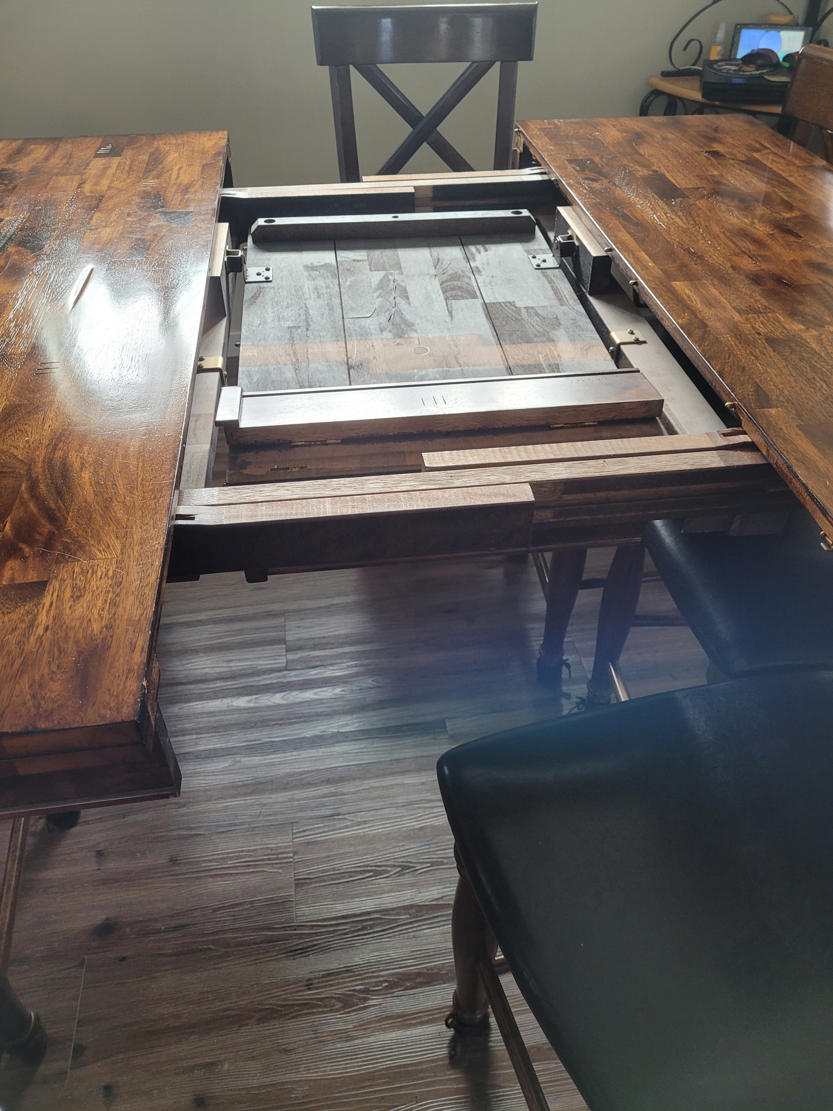 Kingstown 9 piece Counter Height Extension Table - photo 3