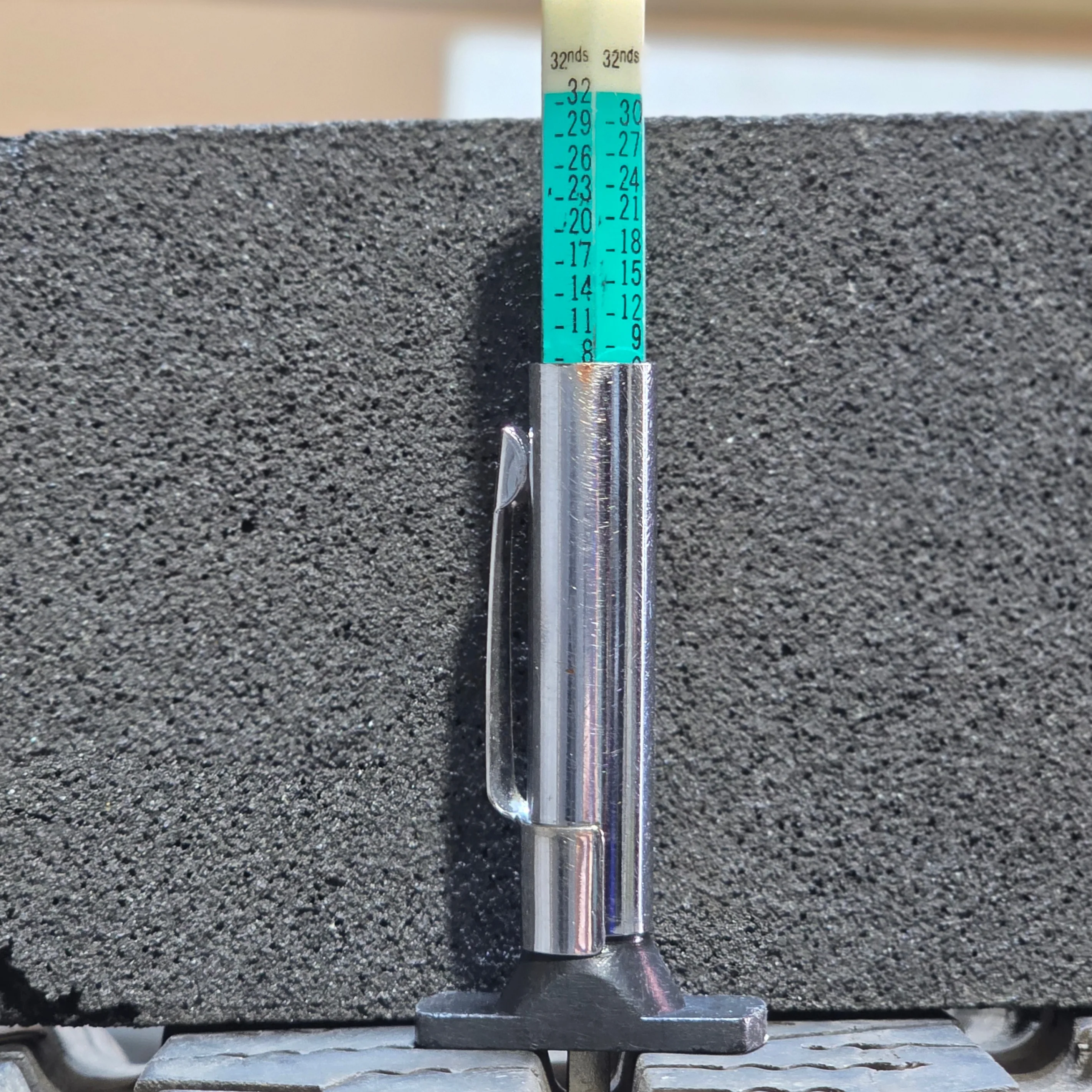 235/55/19 Continental all season tires image indicator(9)