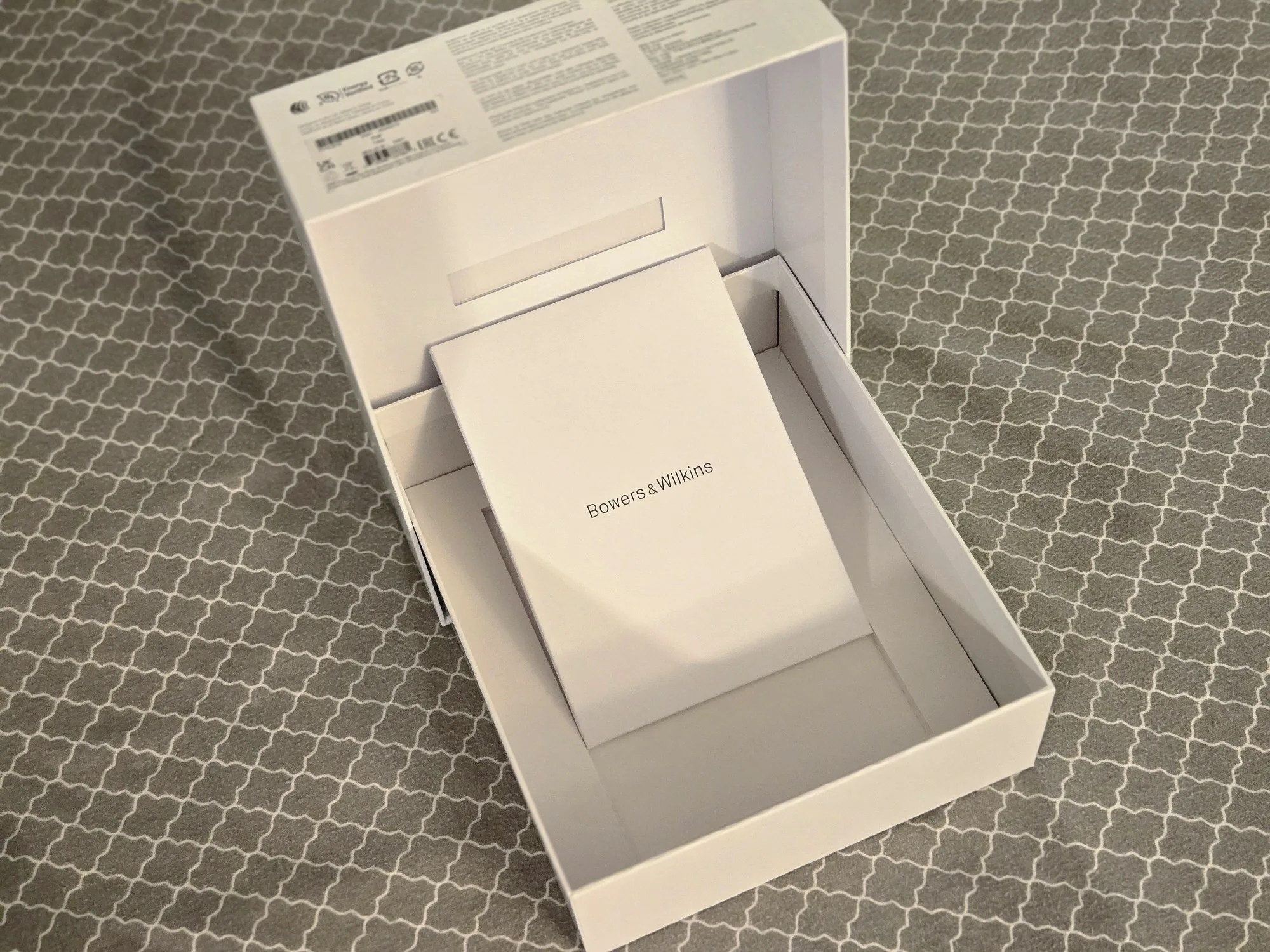 Bowers & Wilkins Px8 Tan image indicator(2)