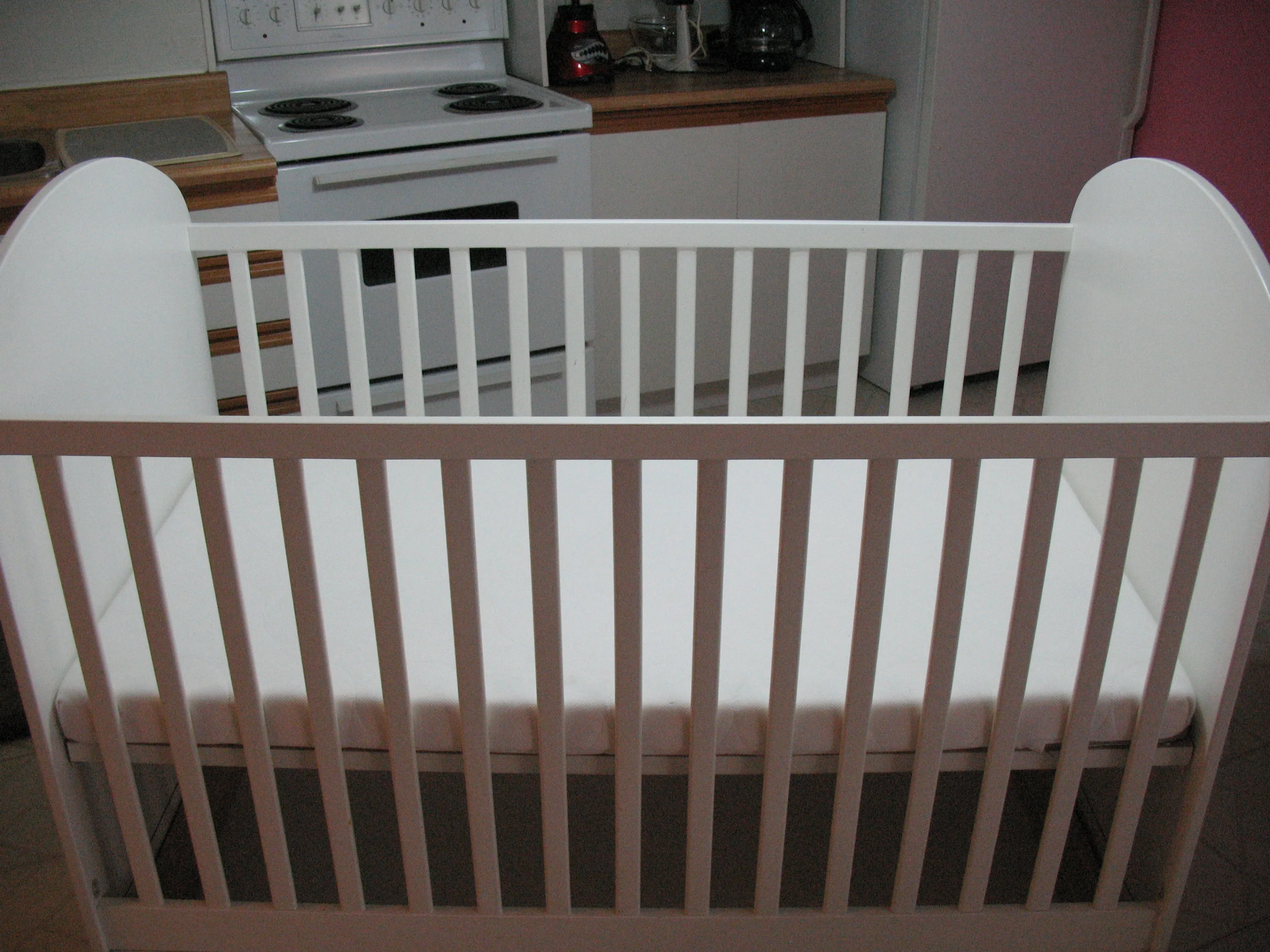 Baby Crib, LIKE NEW (with Free Mattress) image indicator(9)