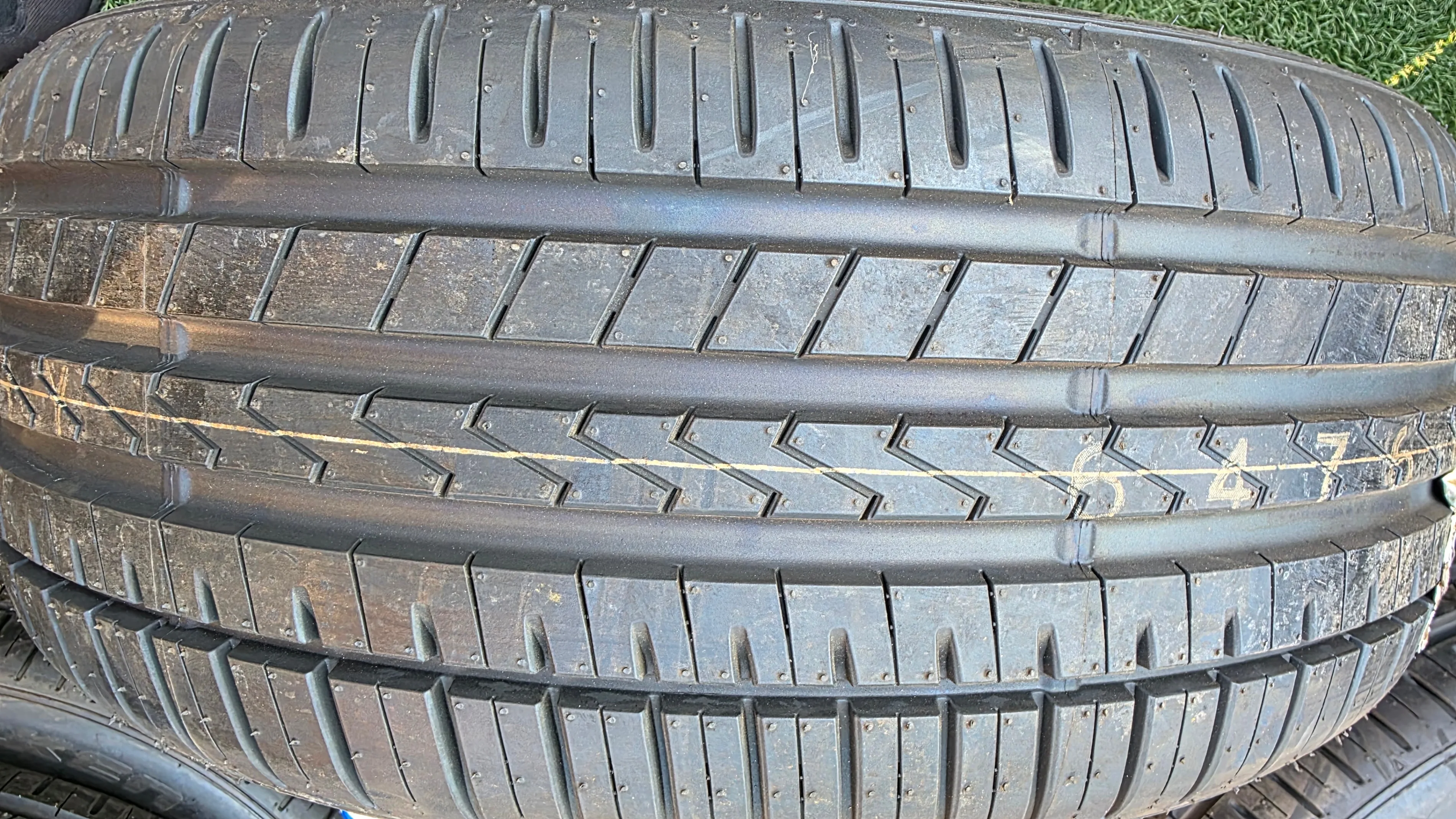 225/45/18 Falken Azenis Fk510 tires image indicator(4)