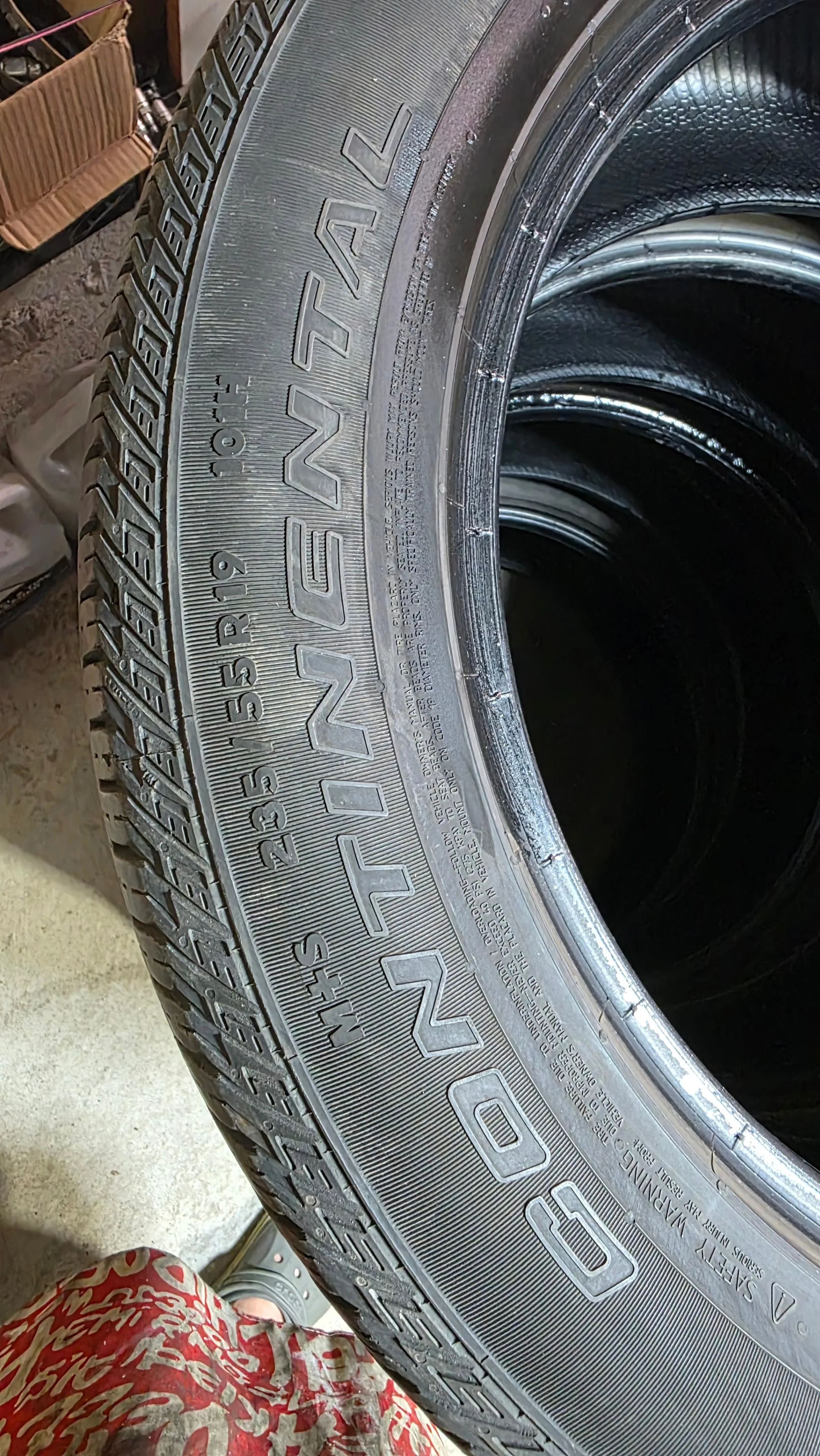 235/55/19 Continental all season tires image indicator(2)