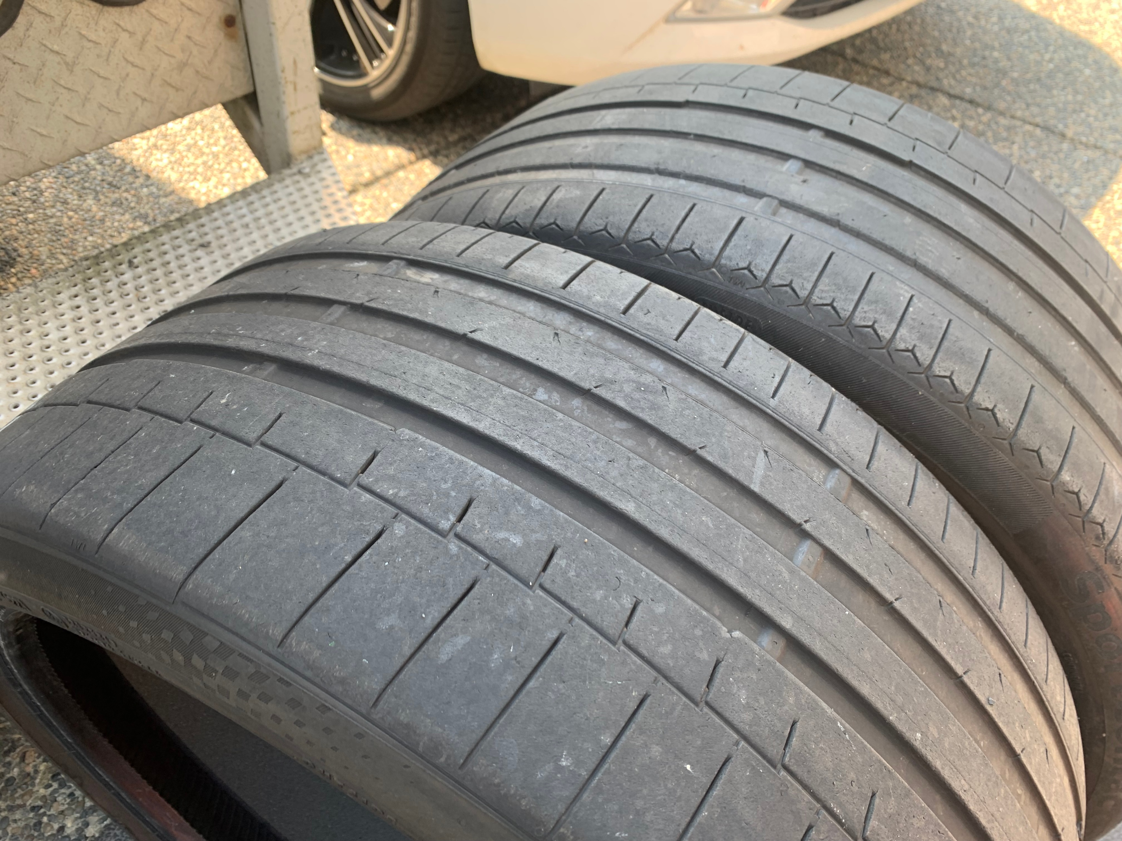 PAIR of 265/35/22 XL Continental sport contact 6 with 40% tread - photo 4