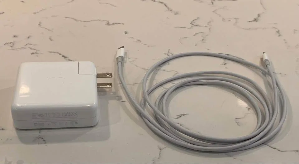 MacBook Pro 16” Core i9 16gb RAM image indicator(4)