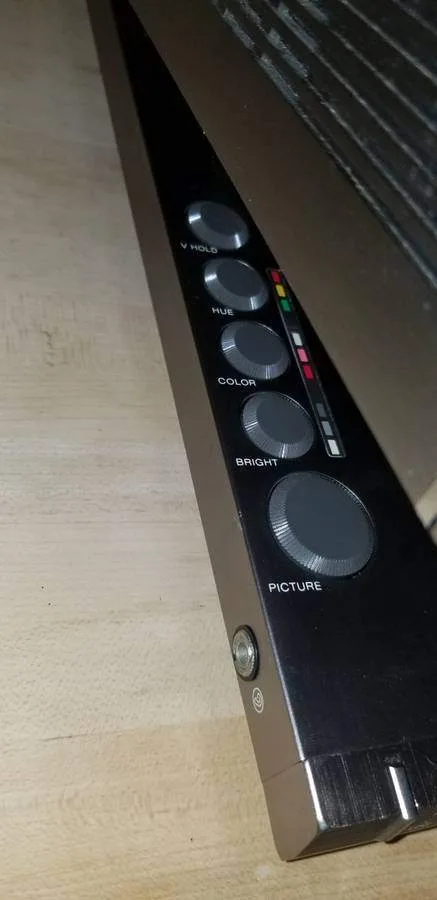 EXTREMELY RARE 1980 Worlds Smallest Color SONY Trinitron KV-4000 image indicator(7)