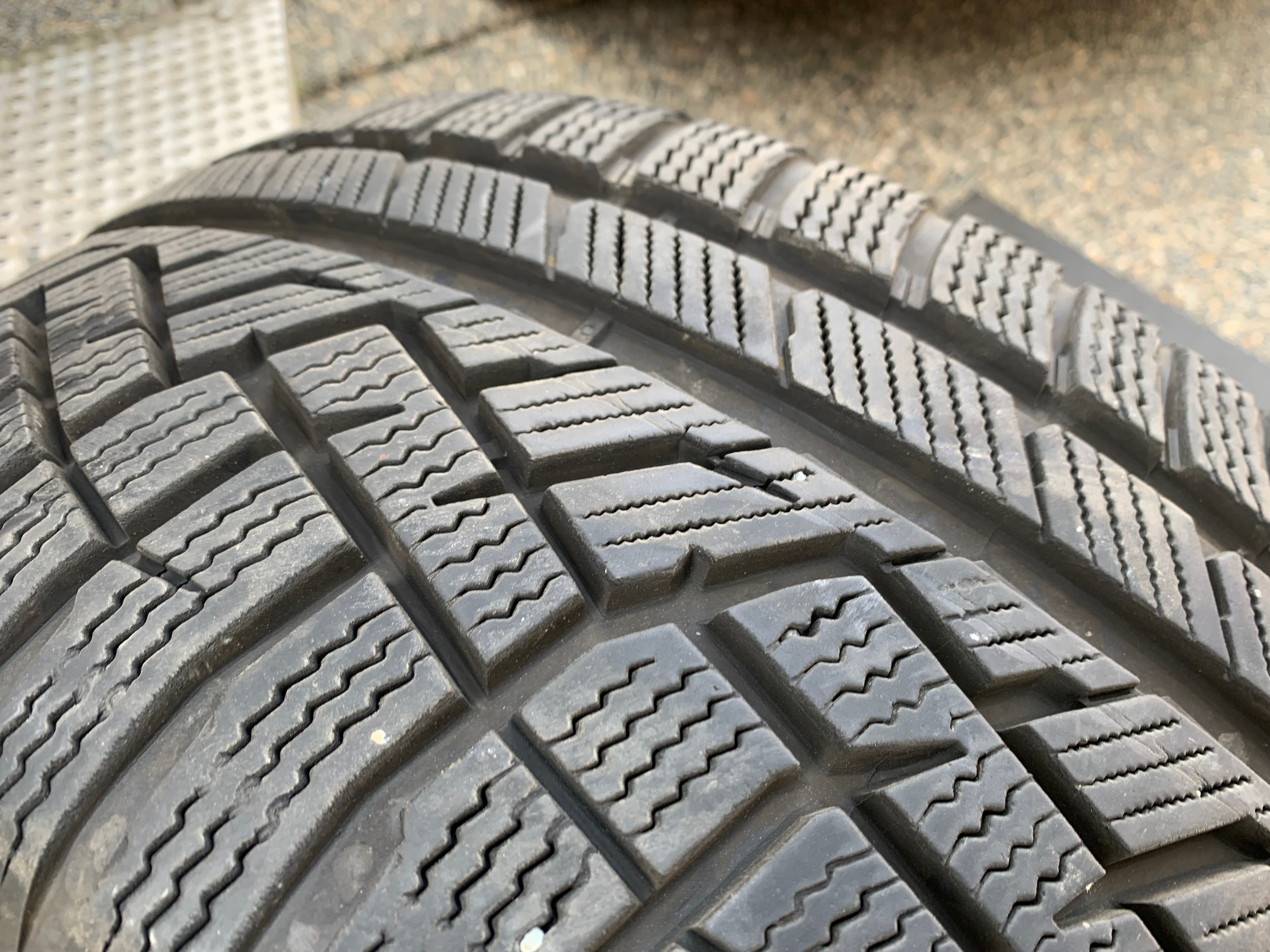 1 X single 225/40/18 92V M+S Nokian Remedy WRG5 with 90% tread - photo 5