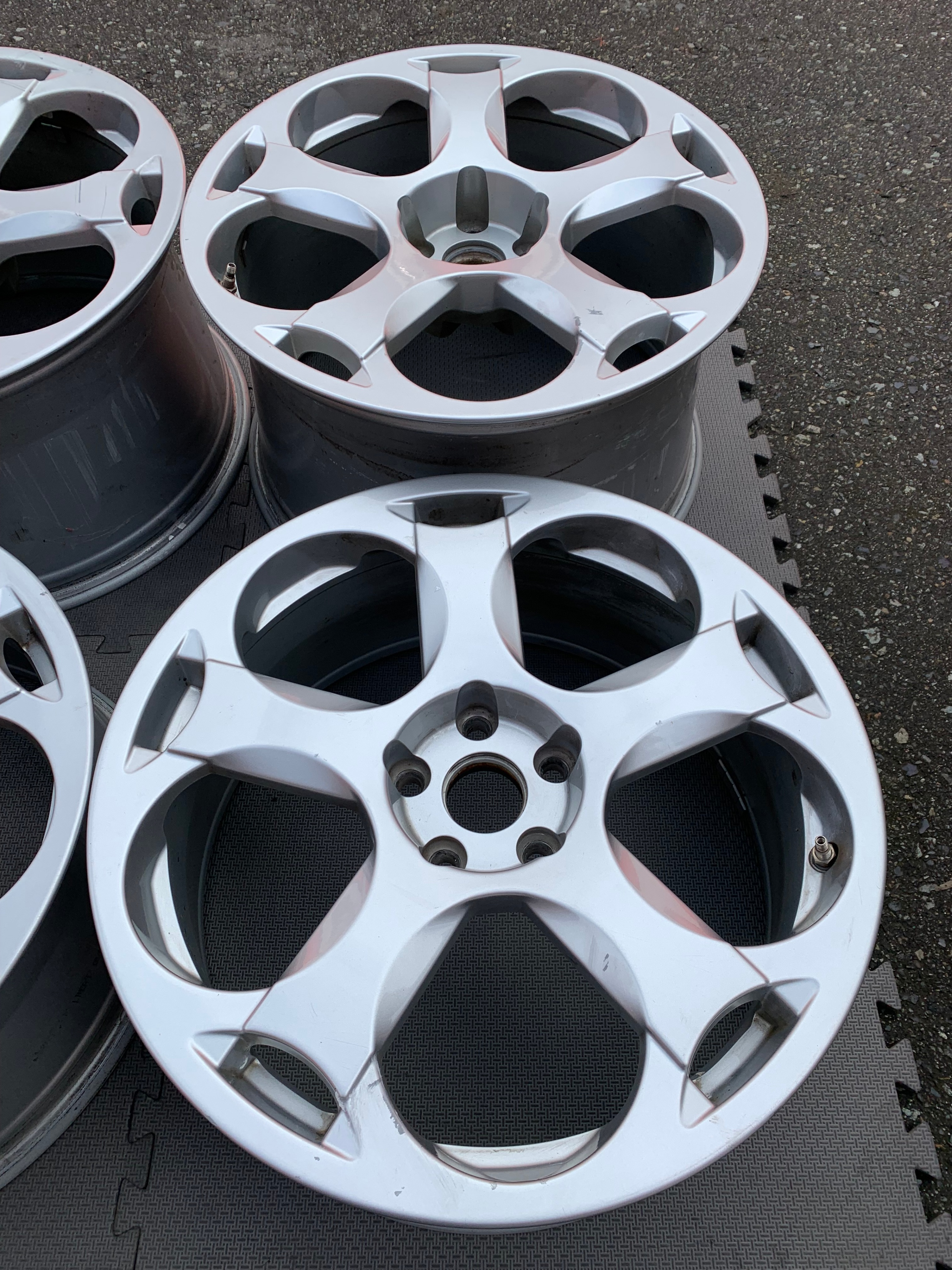 Set of 19" Genuine Lamborghini Gallardo rims +R8 fitment - photo 2