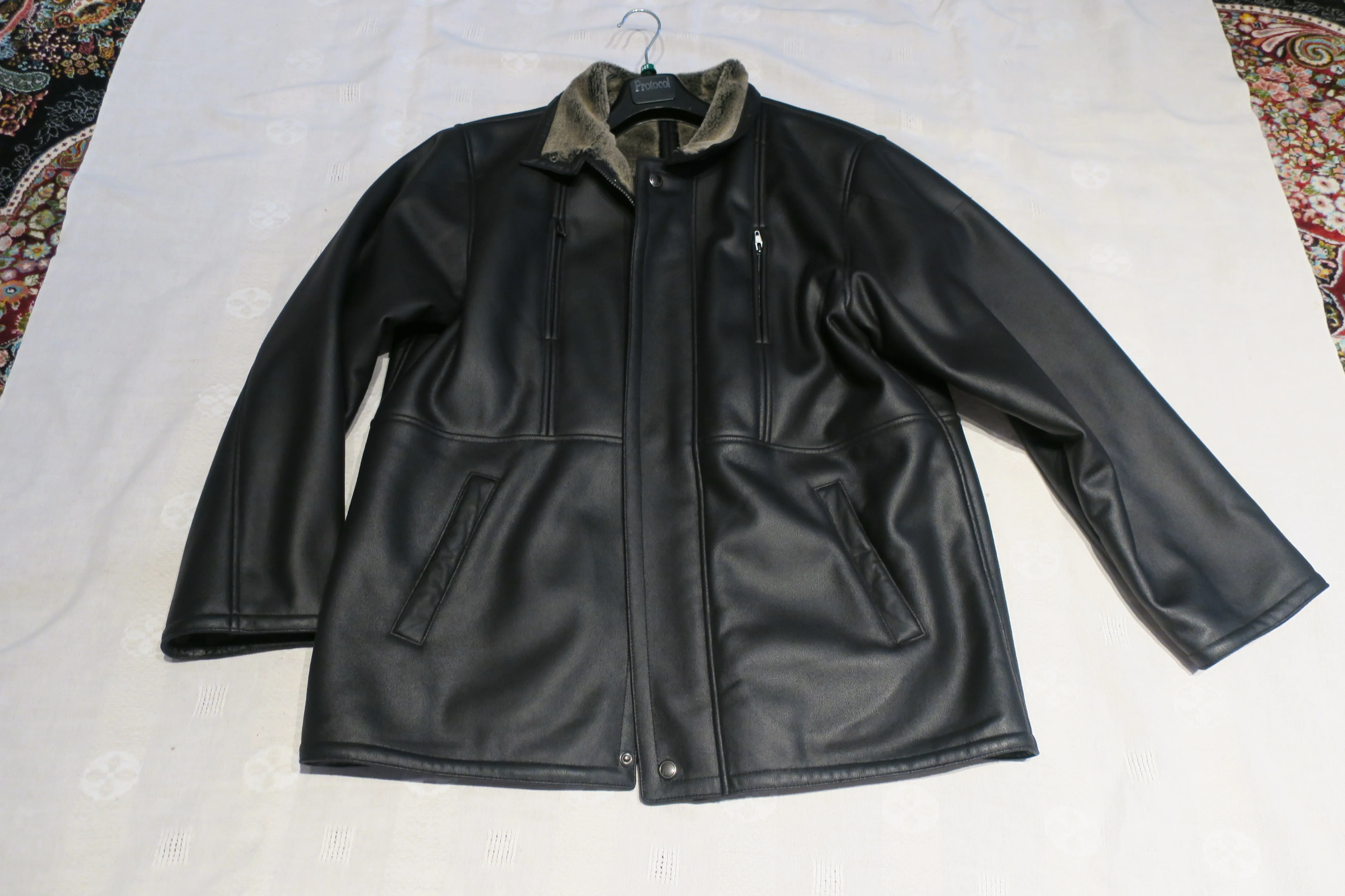 Massimo Men's Leather Jacket Like NEW Condition! image indicator(4)