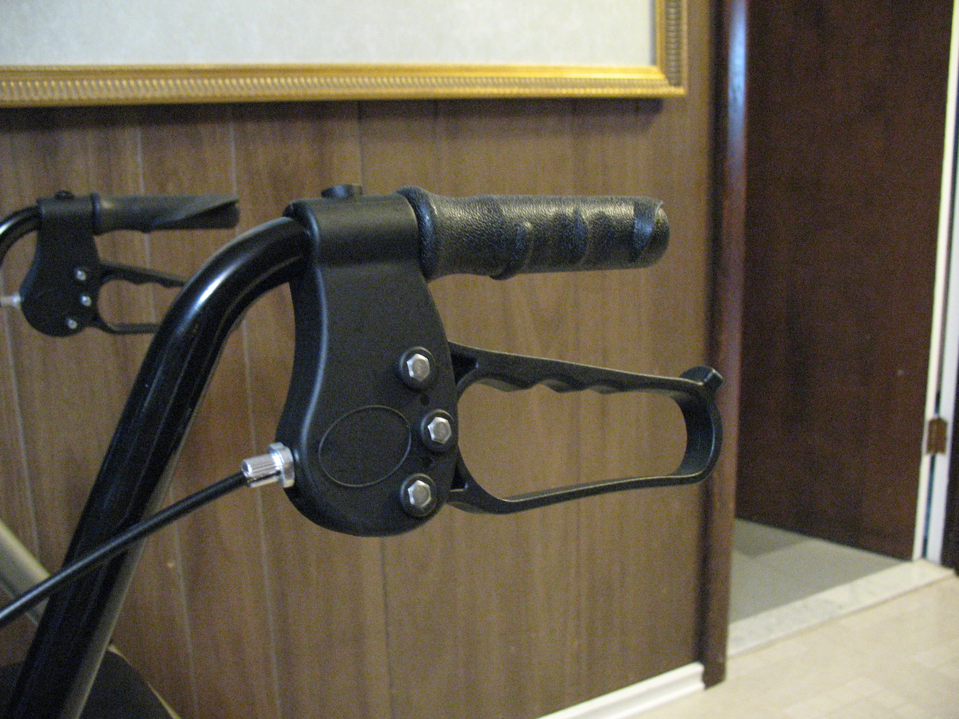 HOMELAND Rollator/Walker, BRAND NEW image indicator(5)