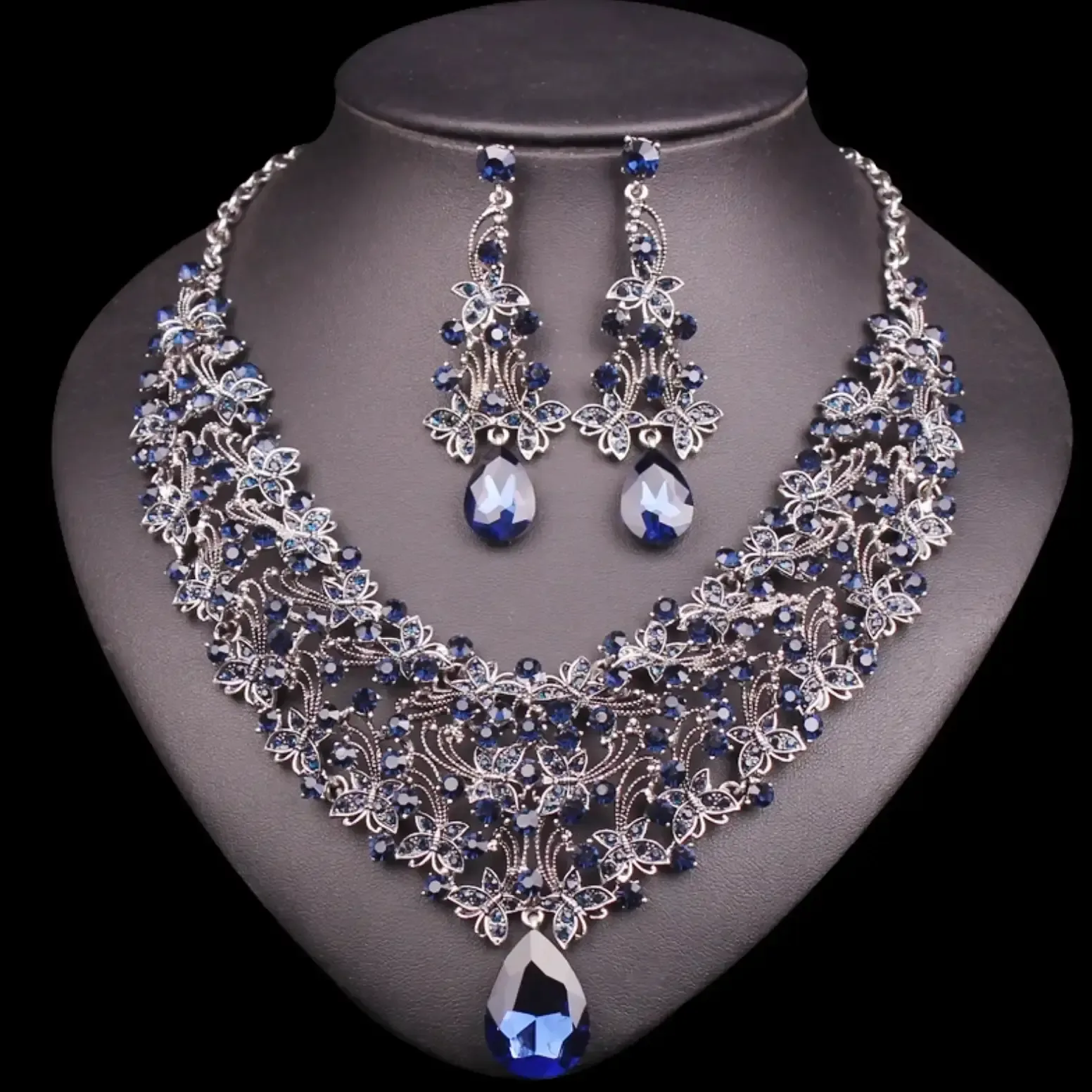 Blue and Silver Jewelry Set thumbnail
