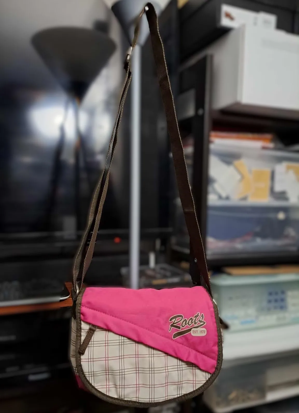 New Genuine Roots Canvas Crossbody Messenger Bag image indicator(4)