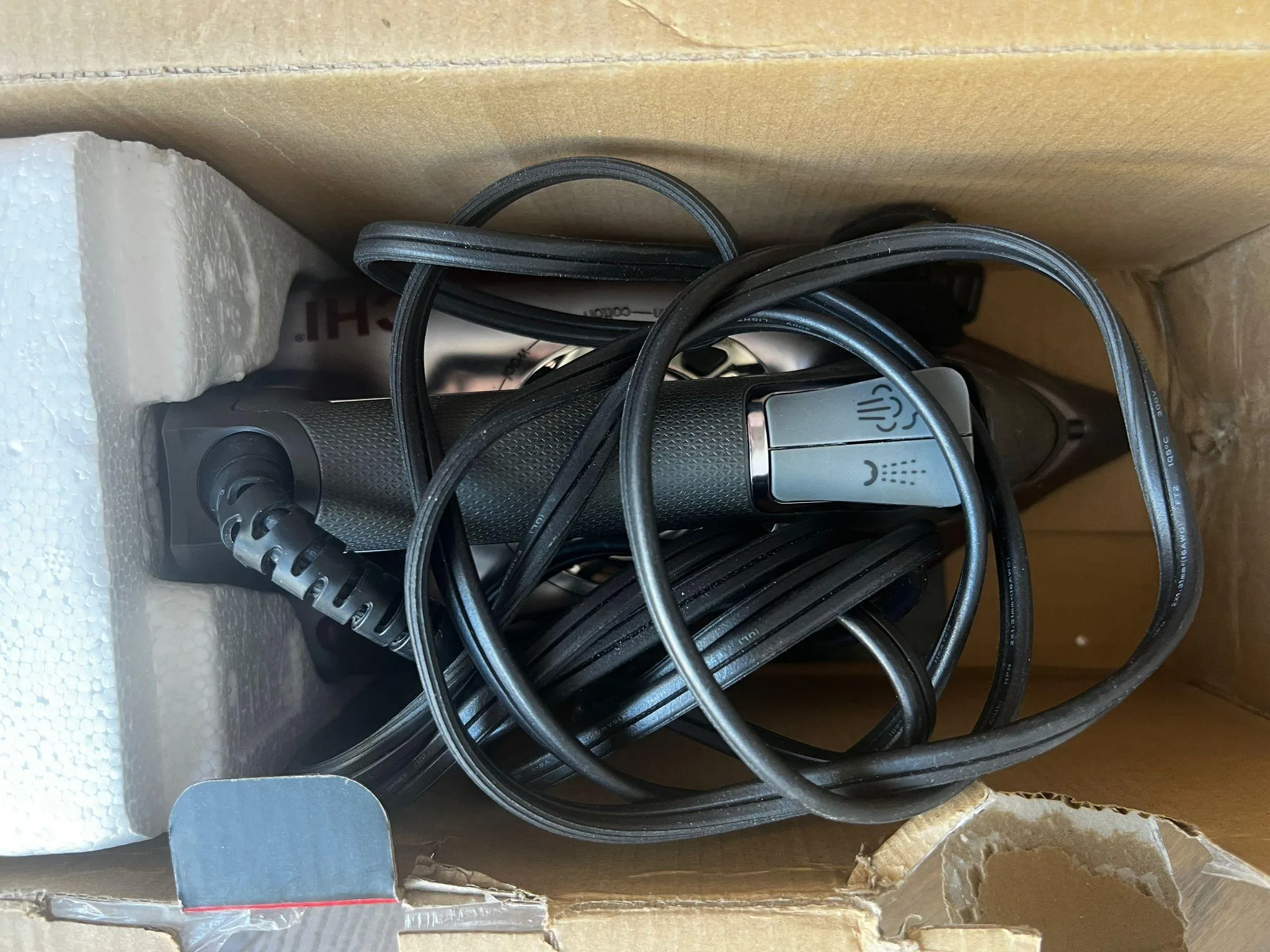 CHI Professional Steam Iron – Adjustable Temp, XL Cord image indicator(5)