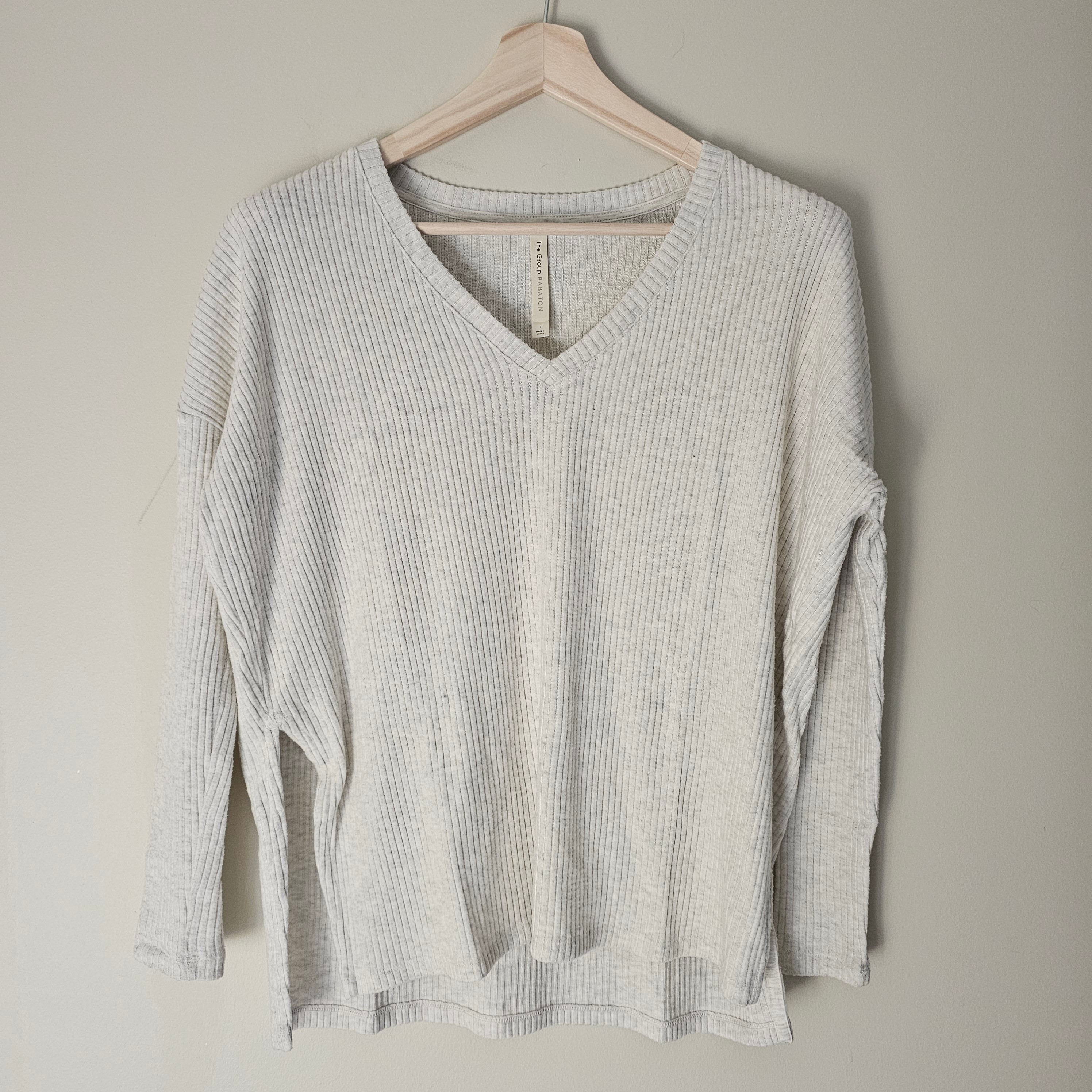 Aritzia Traverse Longsleeve - 2022 - Heather Whitecap Grey -Sz 1 - photo 2