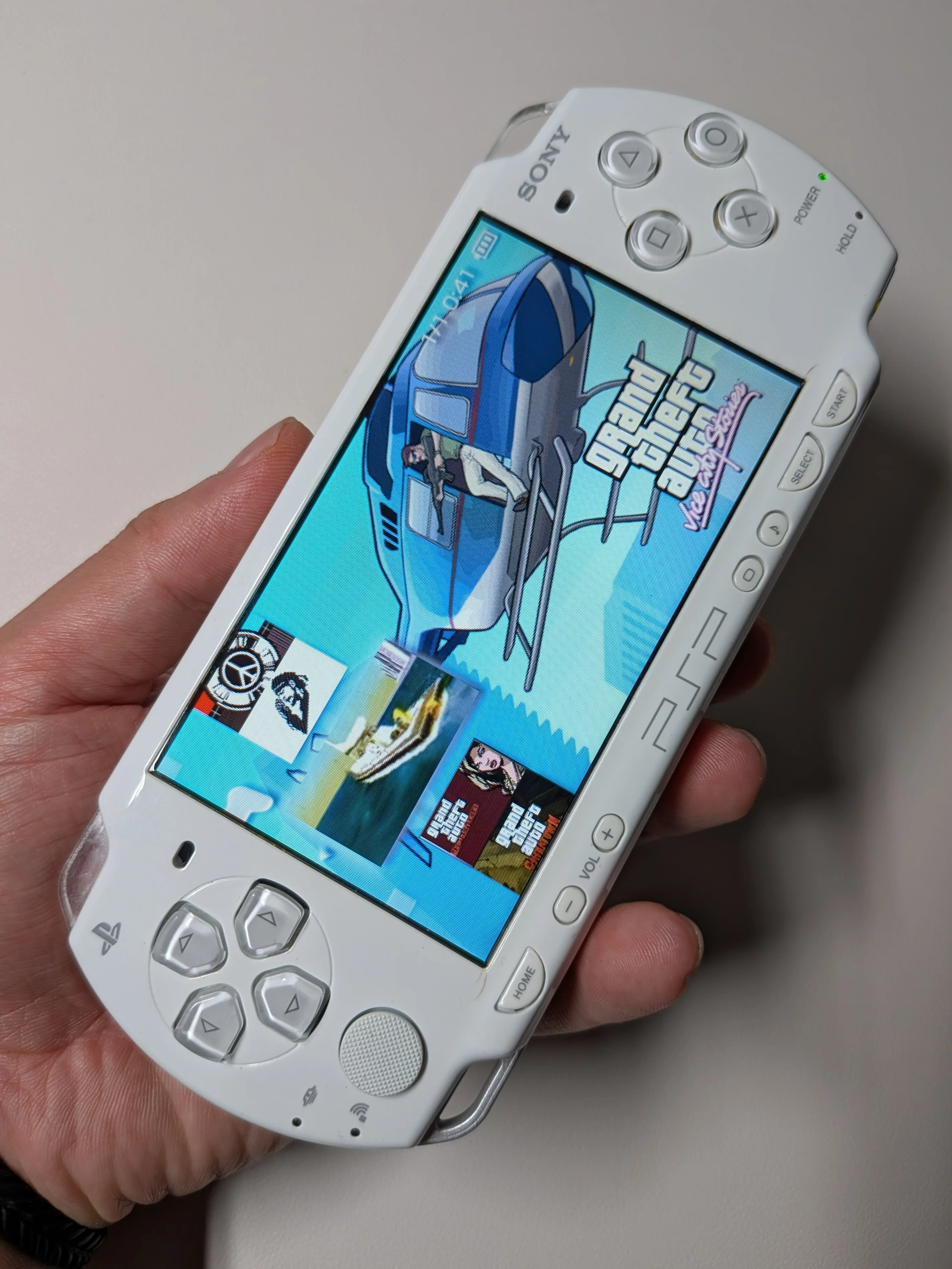 Sony PSP2000 White Modded image indicator(2)