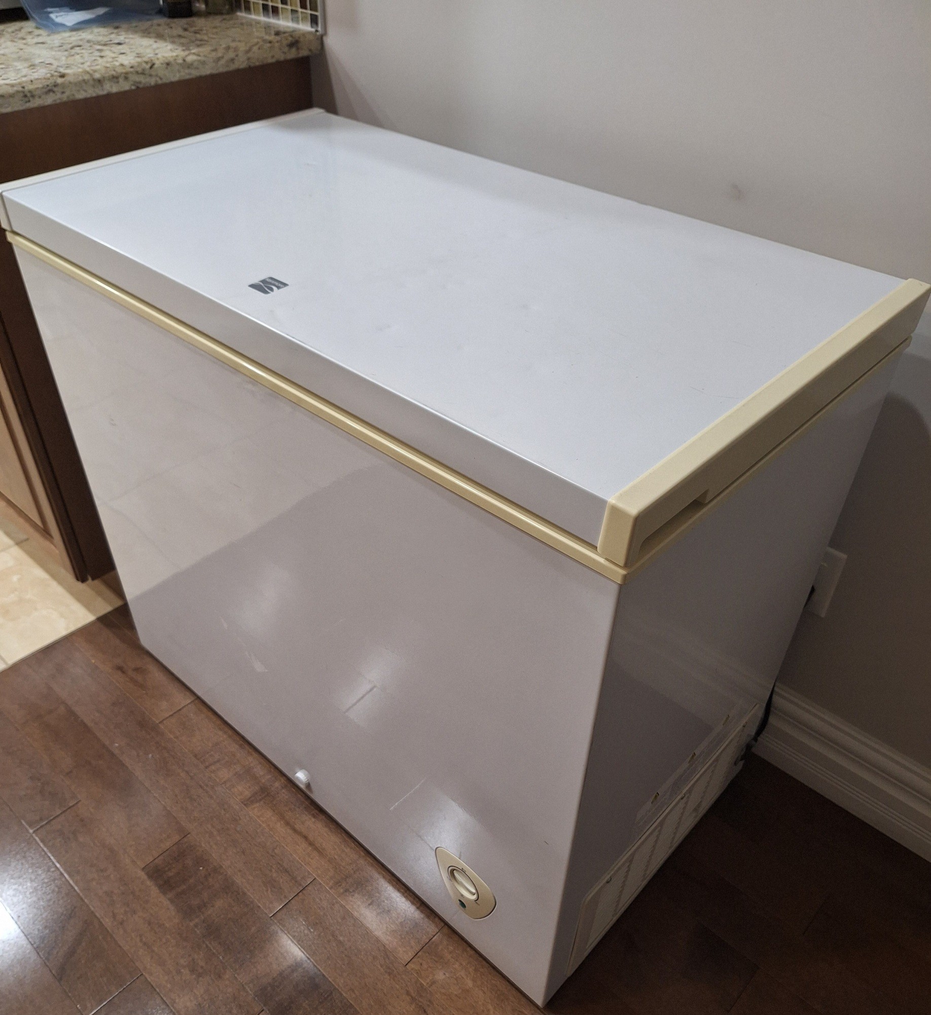 Kenmore Chest Freezer 7 cubic ft