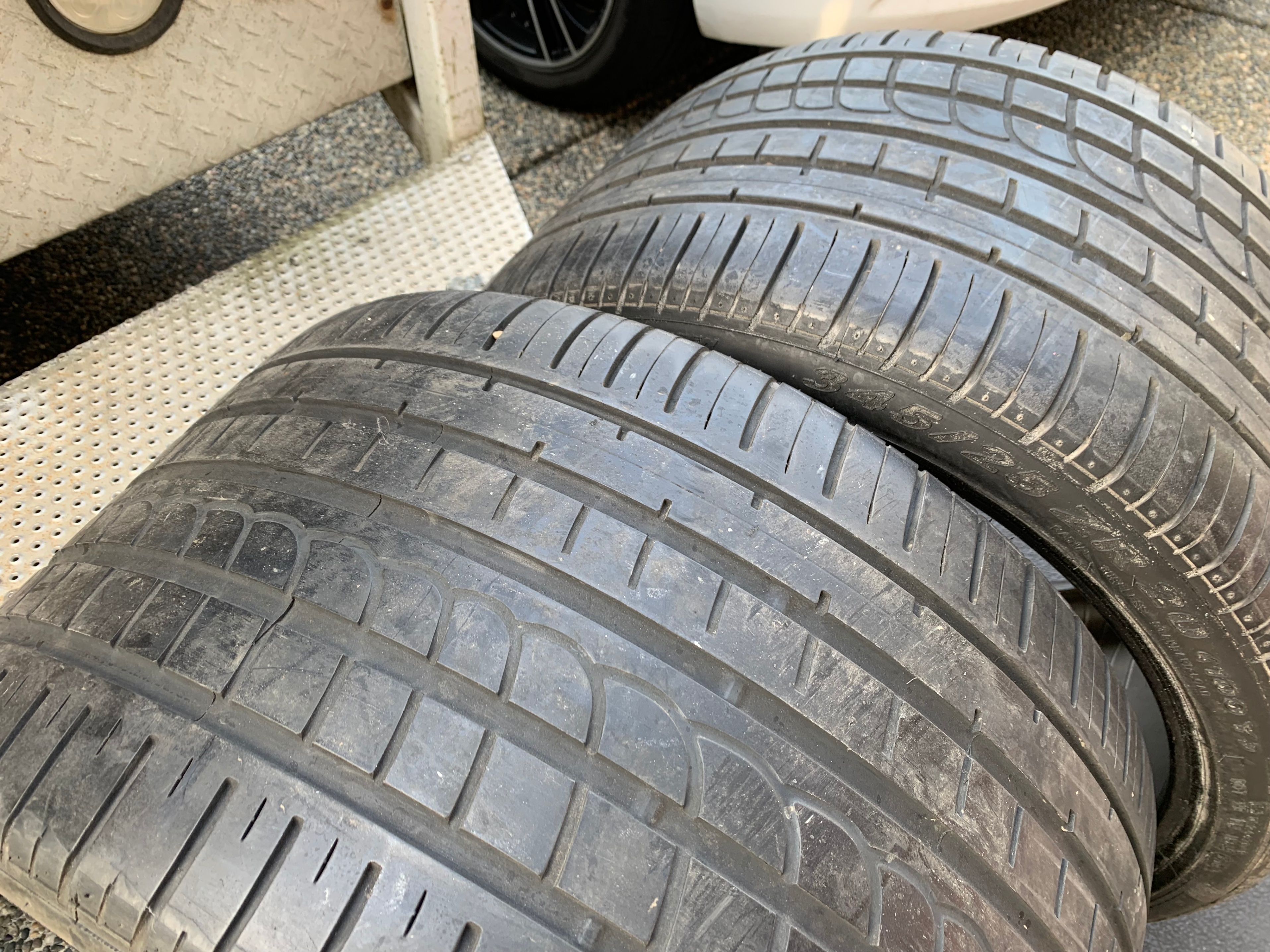 Pair of 345/25/20 XL 100Y Pirelli Pzero Rosso 60% tread - photo 4