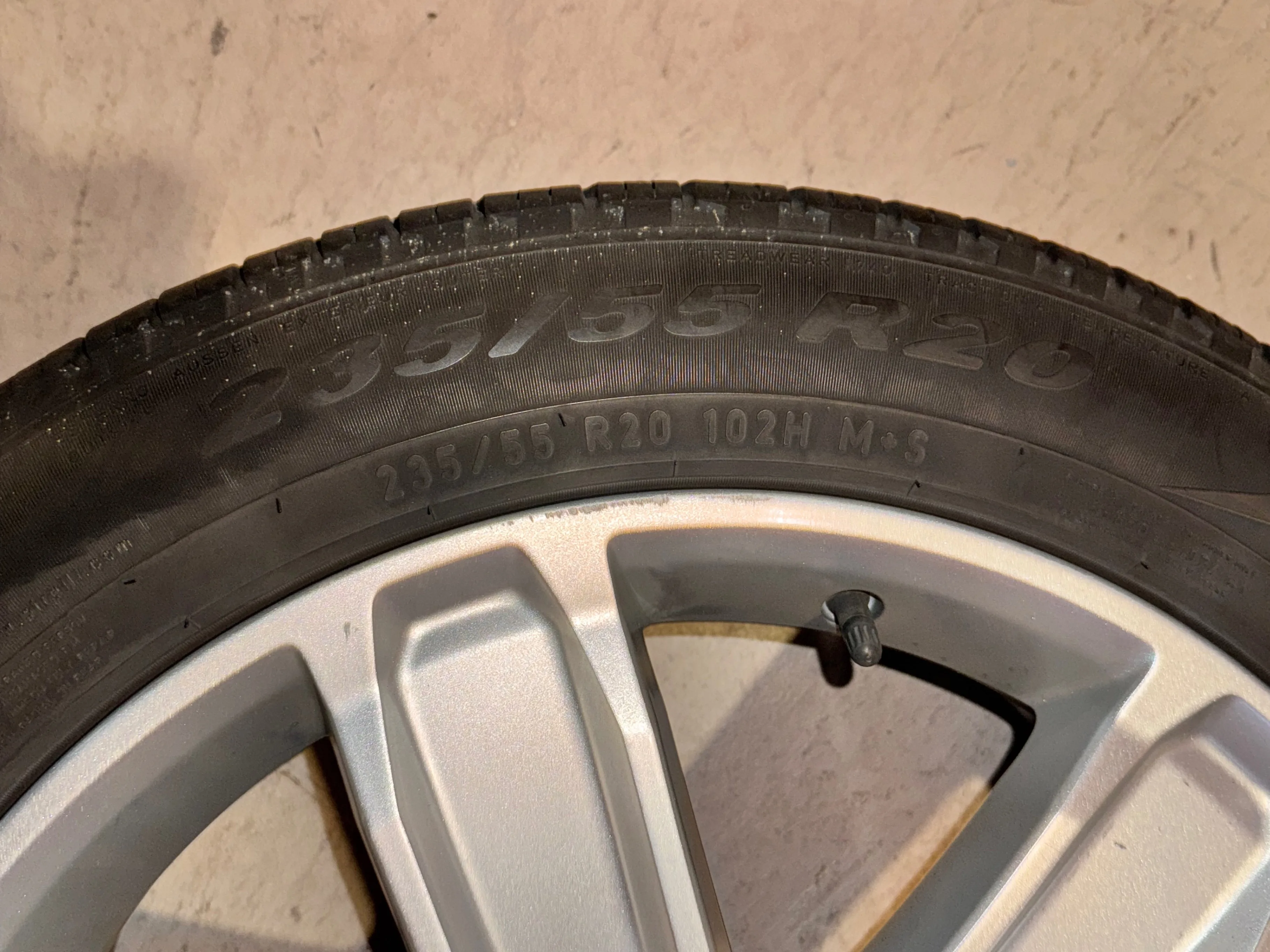 20 inch rims + Pirelli Tires image indicator(3)