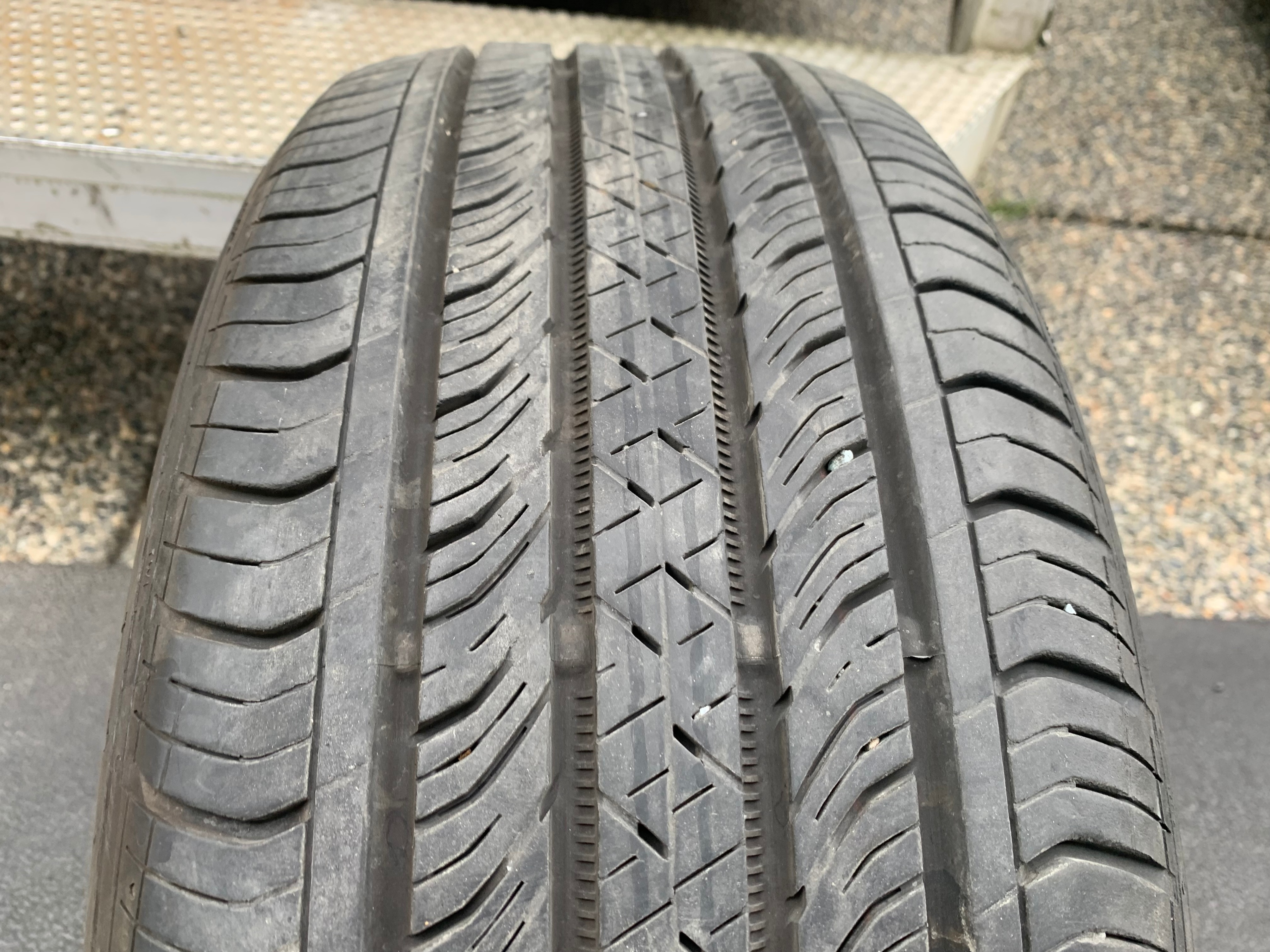 1 X single 215/55/17 Continental pro Contact TX with 65% tread - photo 3