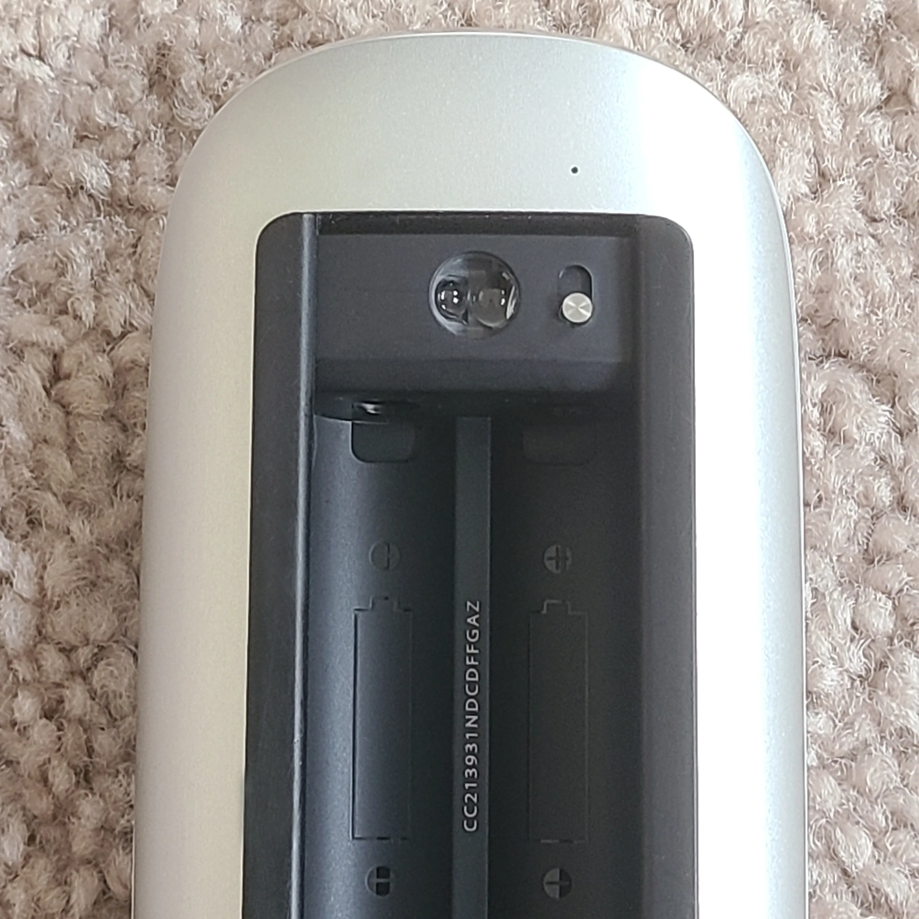 Apple Magic Mouse A1296 Wireless Bluetooth Mouse - White/Silver image indicator(7)