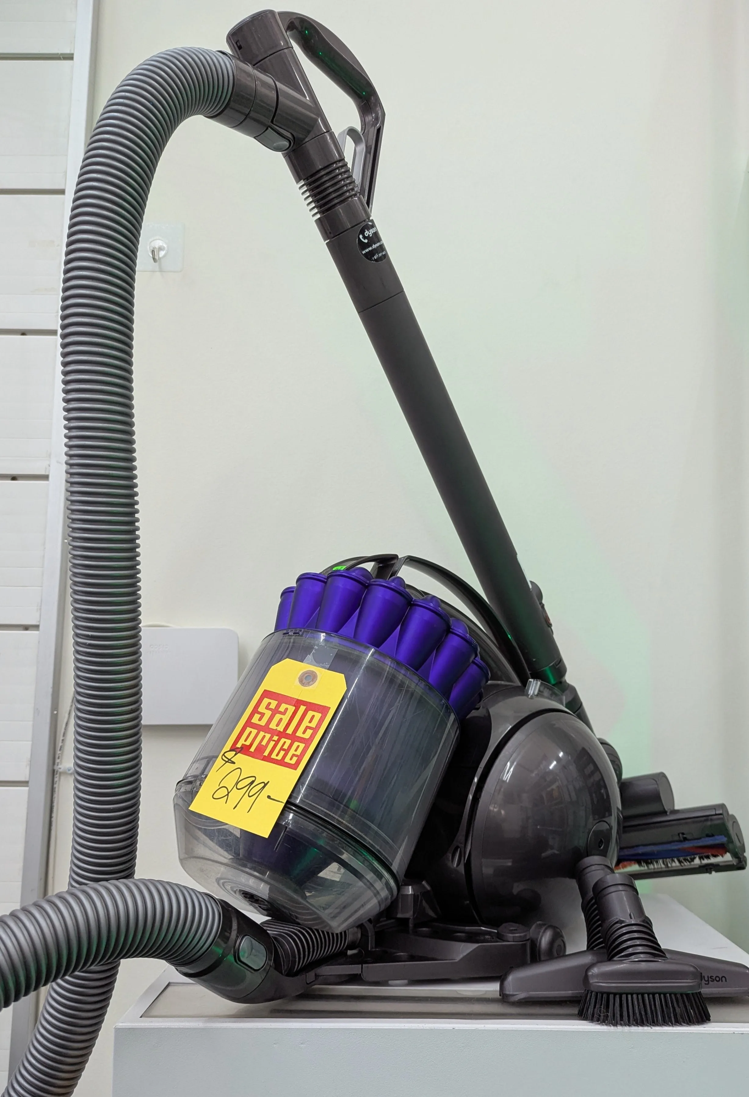 Dyson DC78 Turbinehead Canister Vacuum – Powerful & Easy to Use image indicator(3)