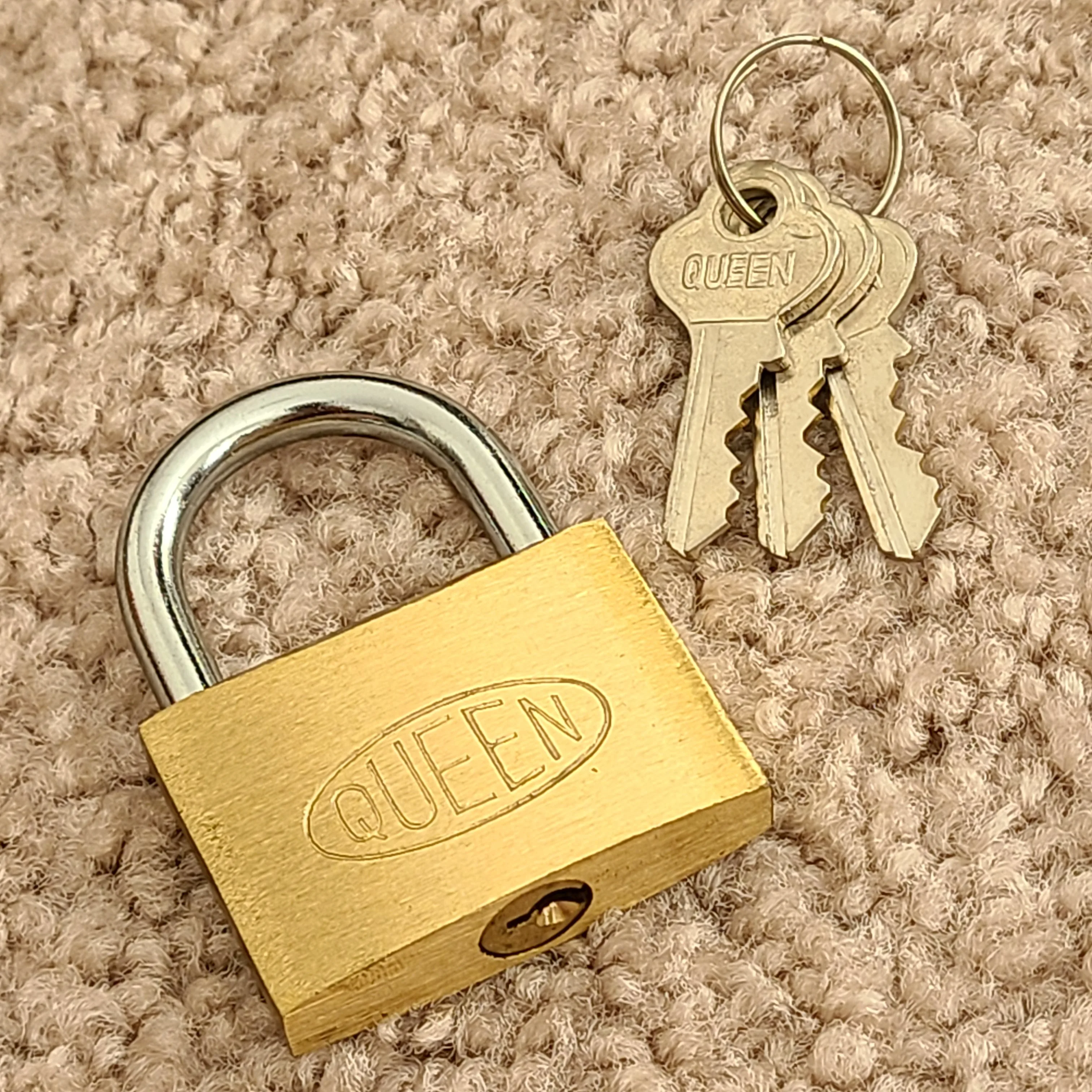 QUEEN 40mm Solid Brass Keyed Padlock (3 pcs) thumbnail