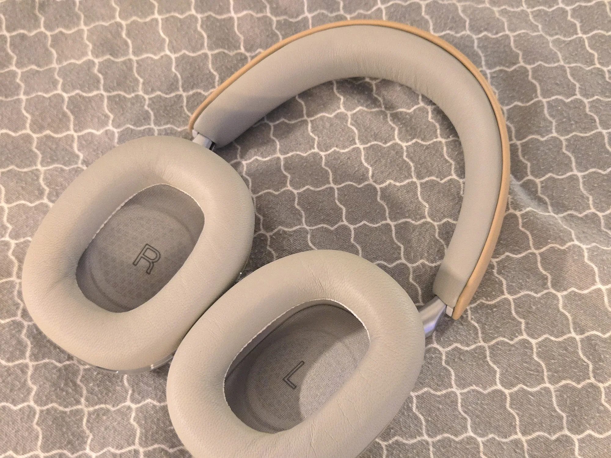 Bowers & Wilkins Px8 Tan image indicator(9)