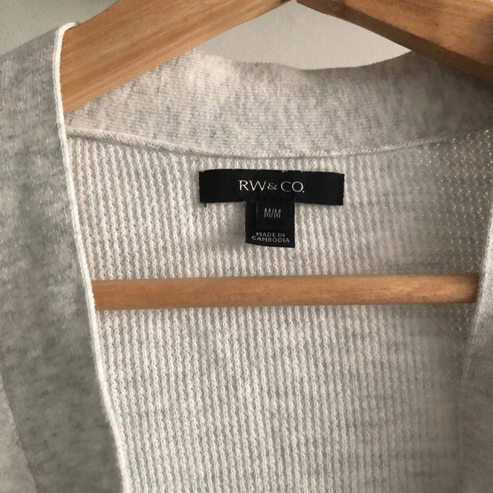 Light Grey Knitted Short-Sleeve Cardigan/Blouse / Size Medium image indicator(3)