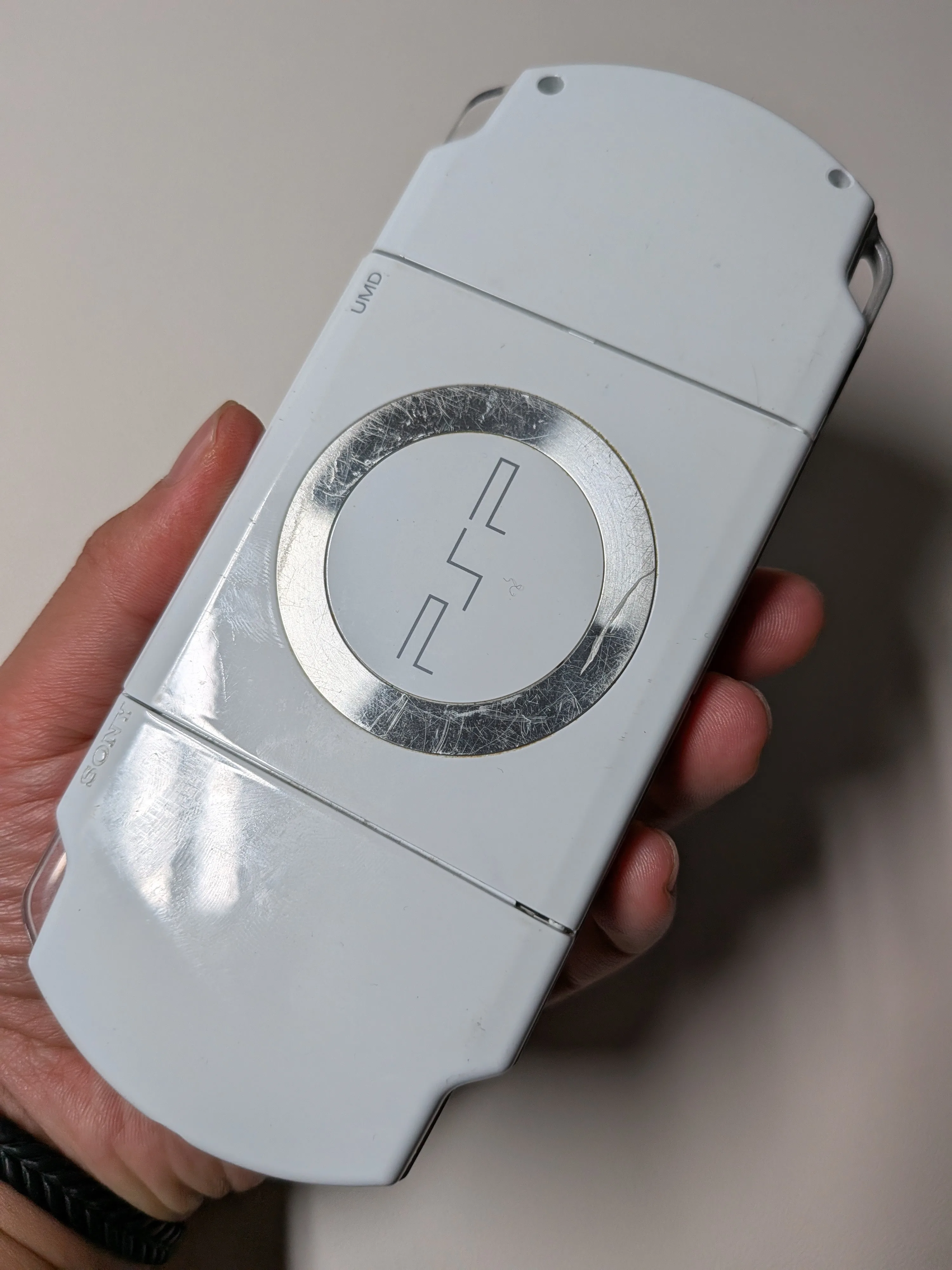 Sony PSP2000 White Modded image indicator(3)