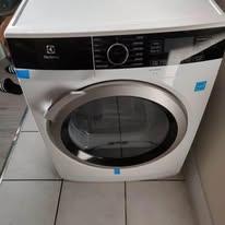 New Electrolux Electric Dryer Model ELFE422CAW.
