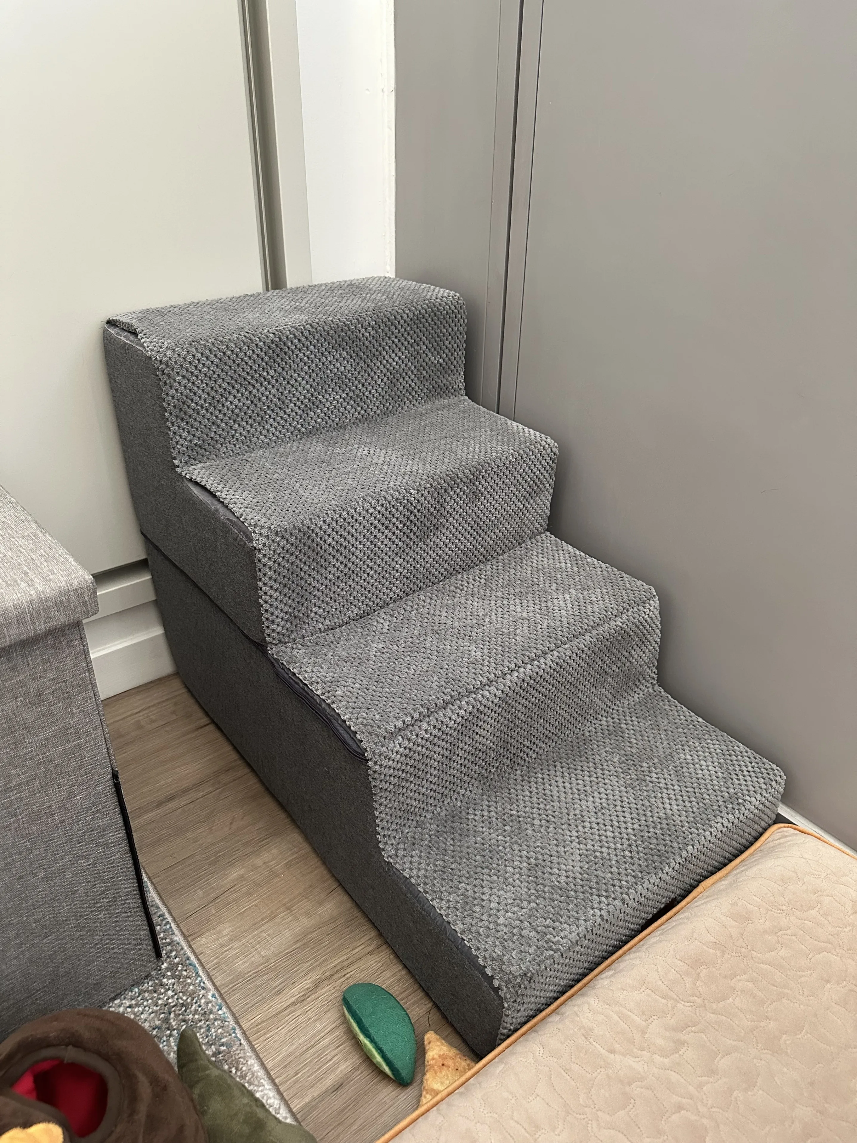 4-Step Extra Wide Dog Stairs (Grey, opened but never used) thumbnail