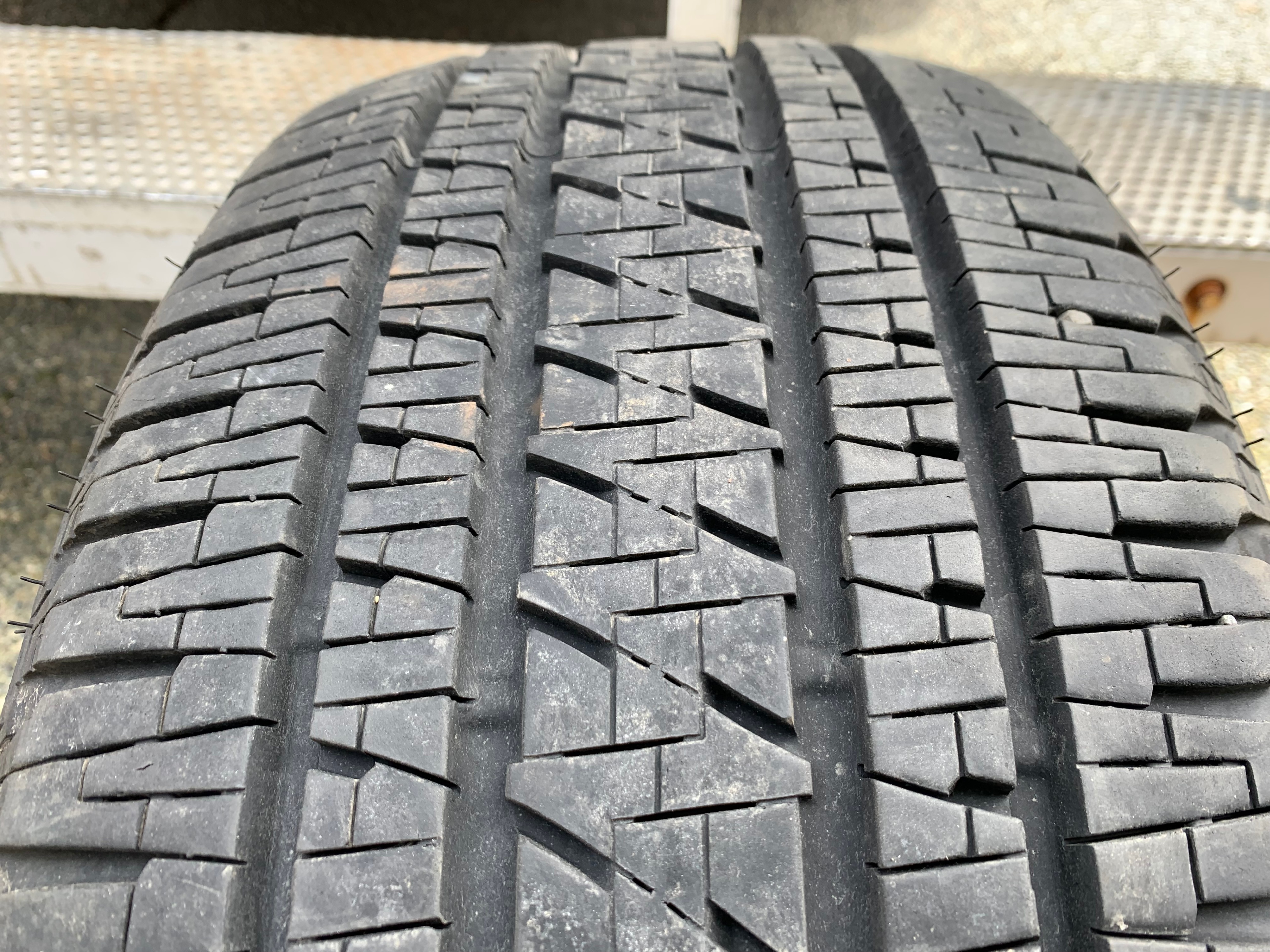 1 X single 235/50/19 Bridgestone Dueler H/L Alenza 90% tread - photo 3