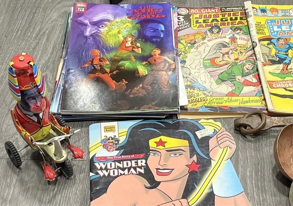 Misc Vintage Collectibles – Toys, Comics, Figures, Tin Cars image indicator(9)